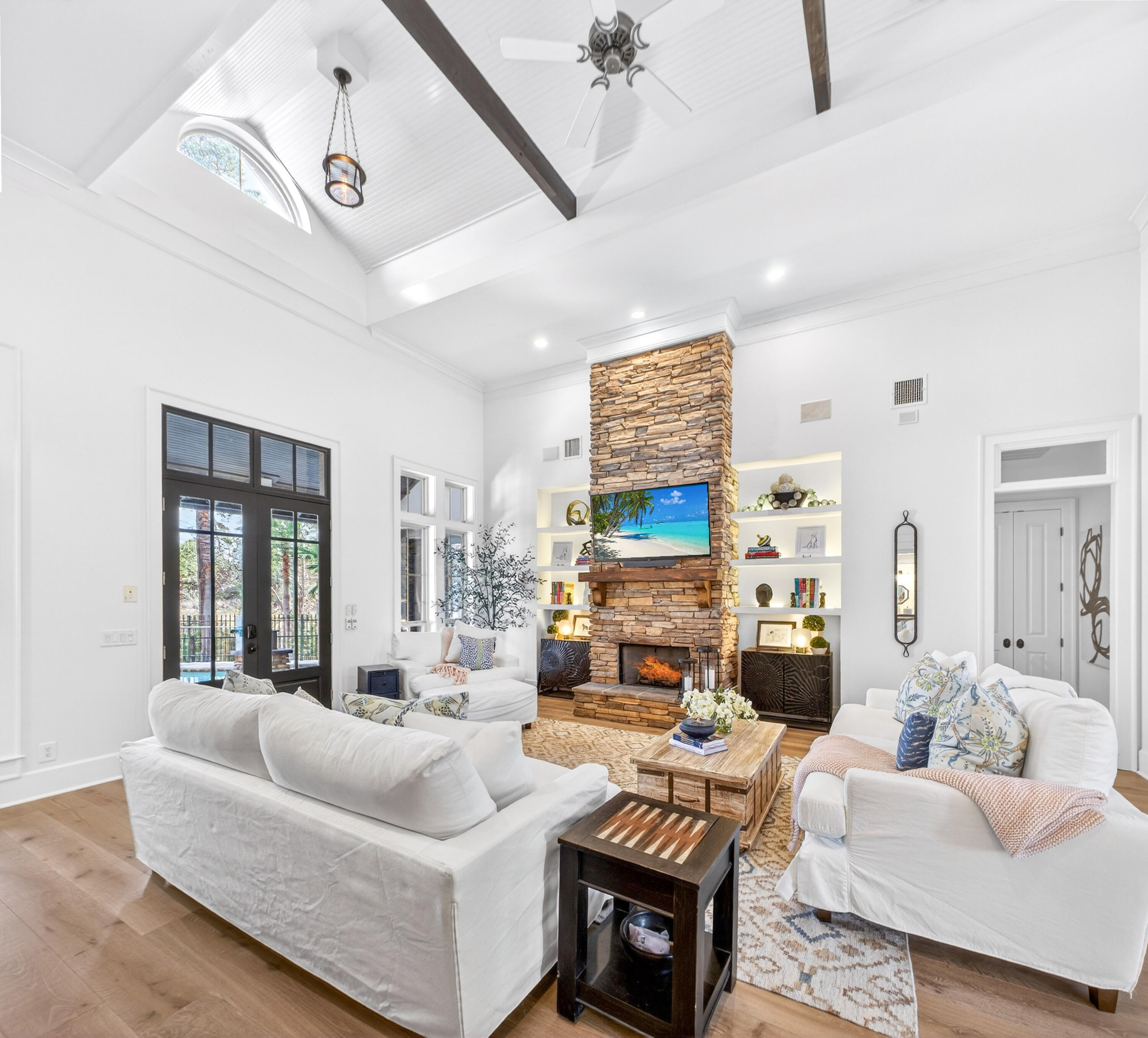 BURNT PINE - Residential