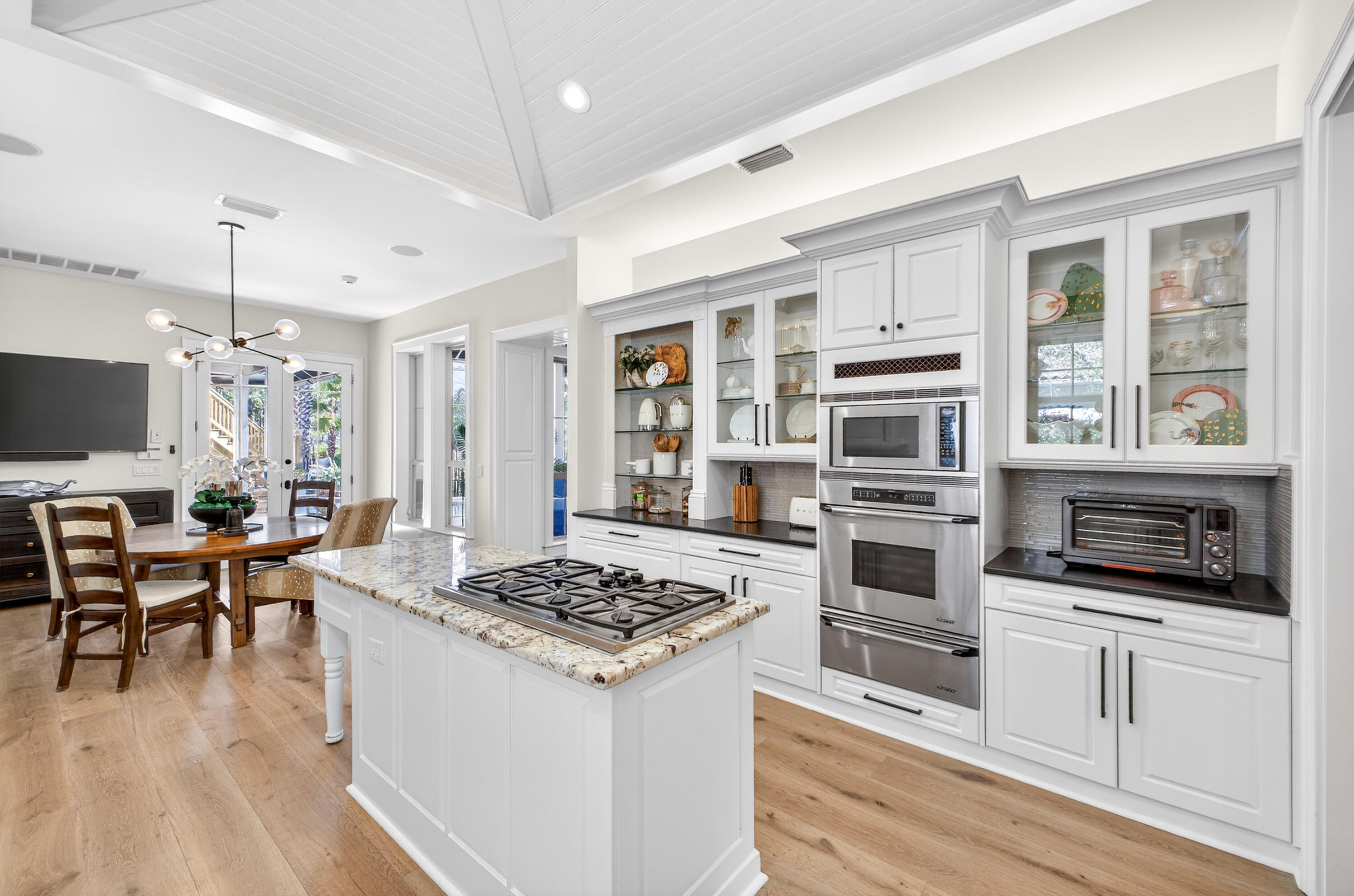 BURNT PINE - Residential