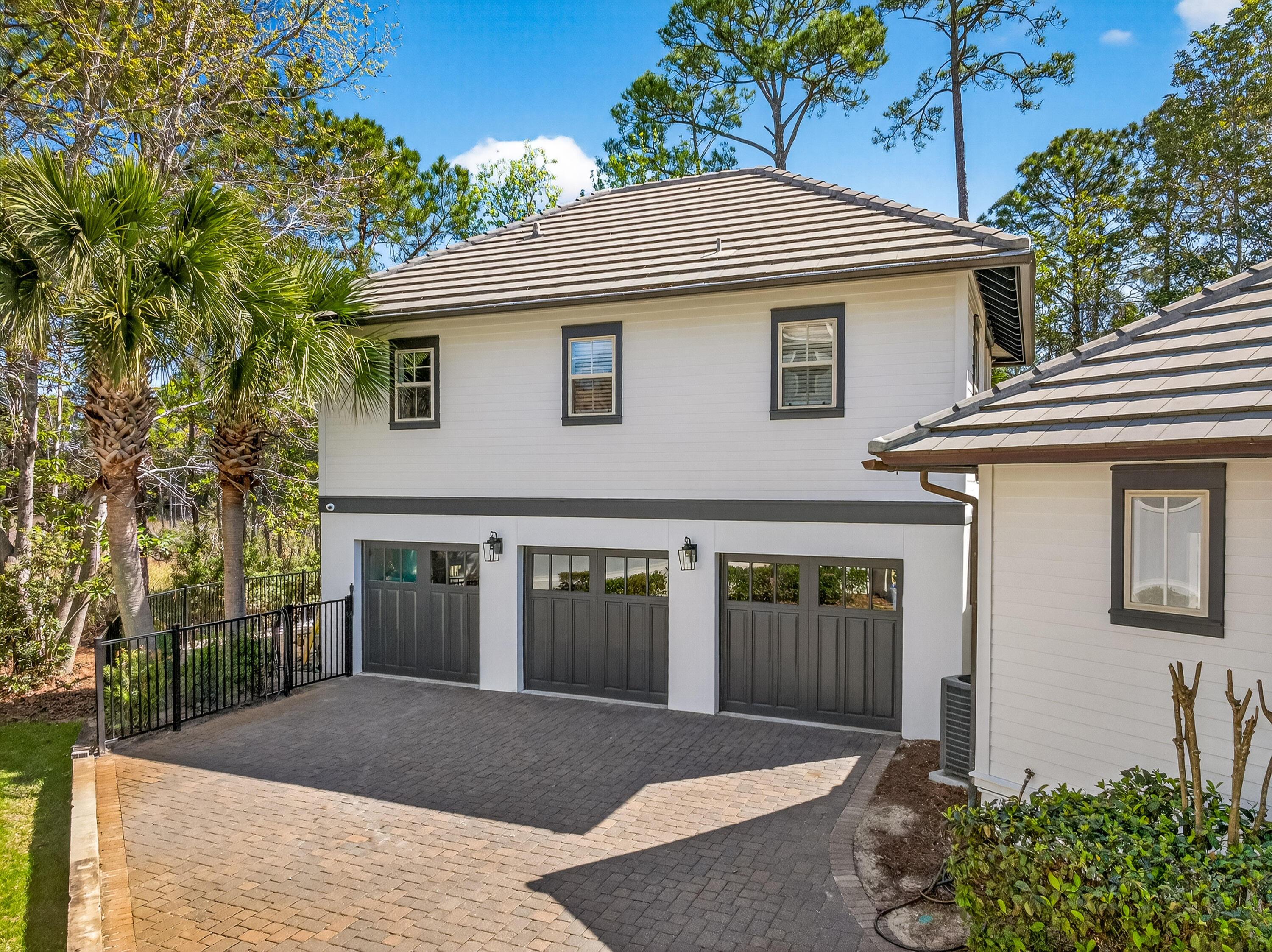 BURNT PINE - Residential