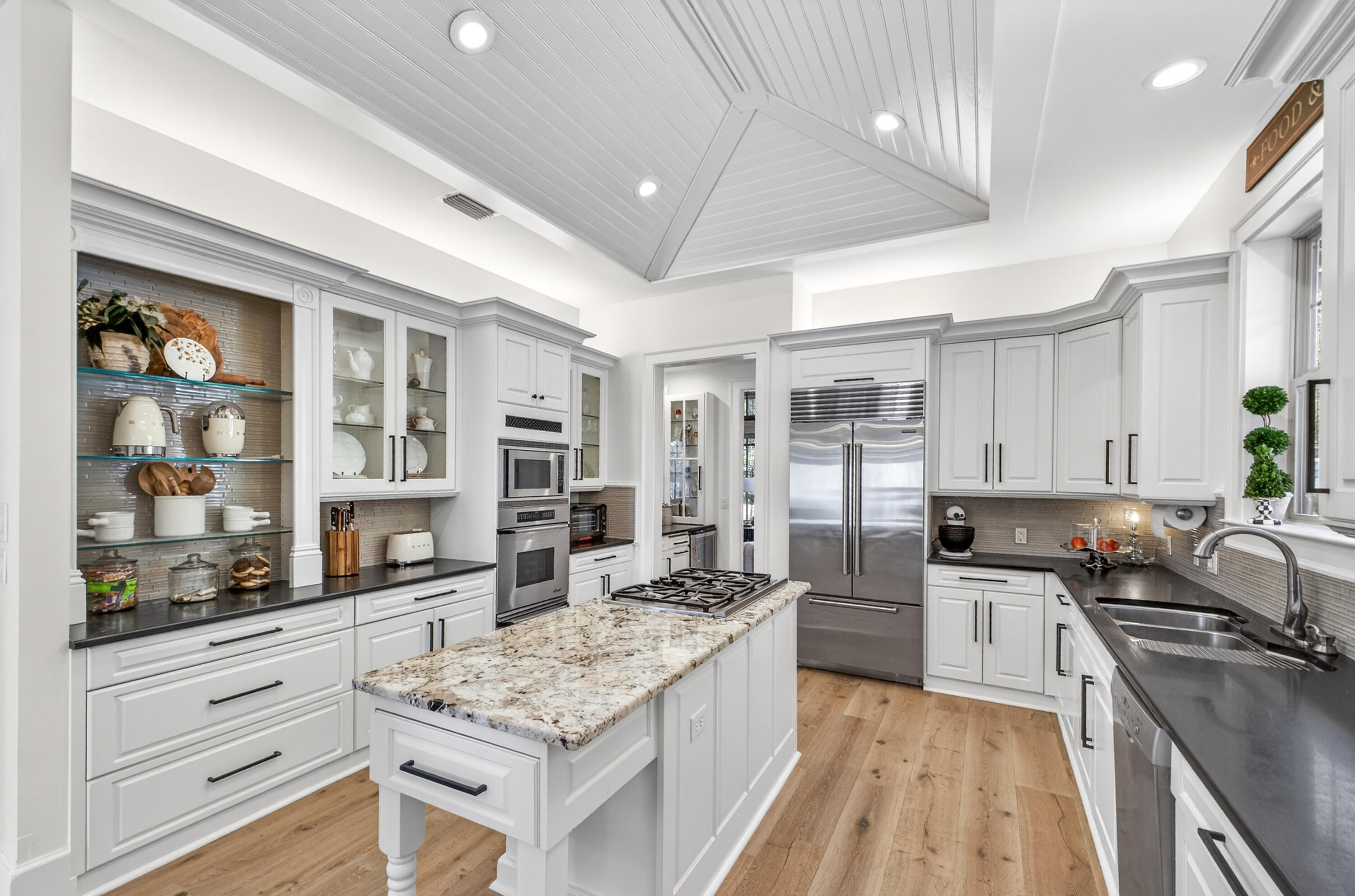 BURNT PINE - Residential