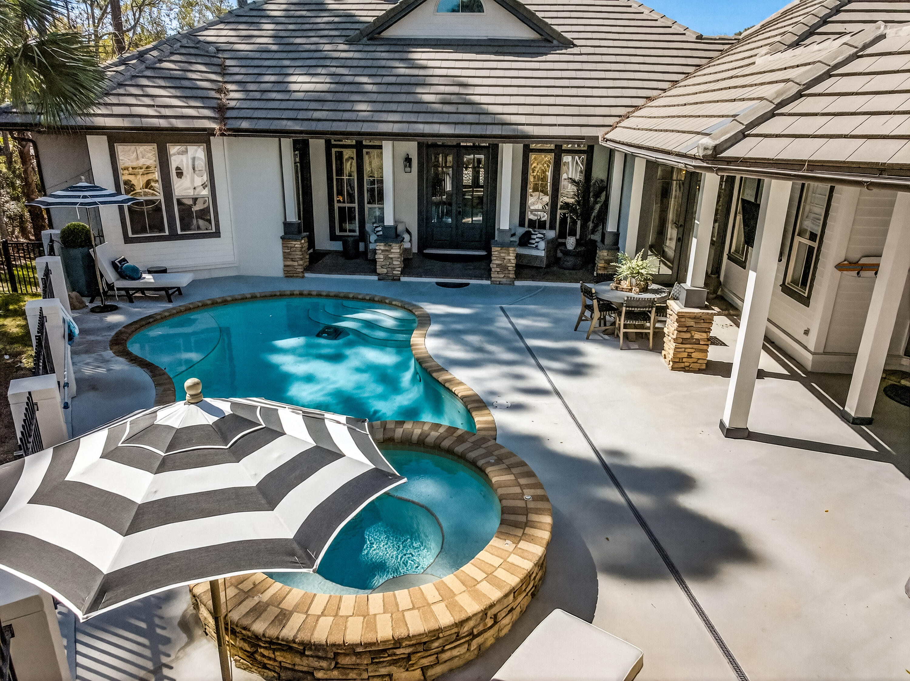 BURNT PINE - Residential