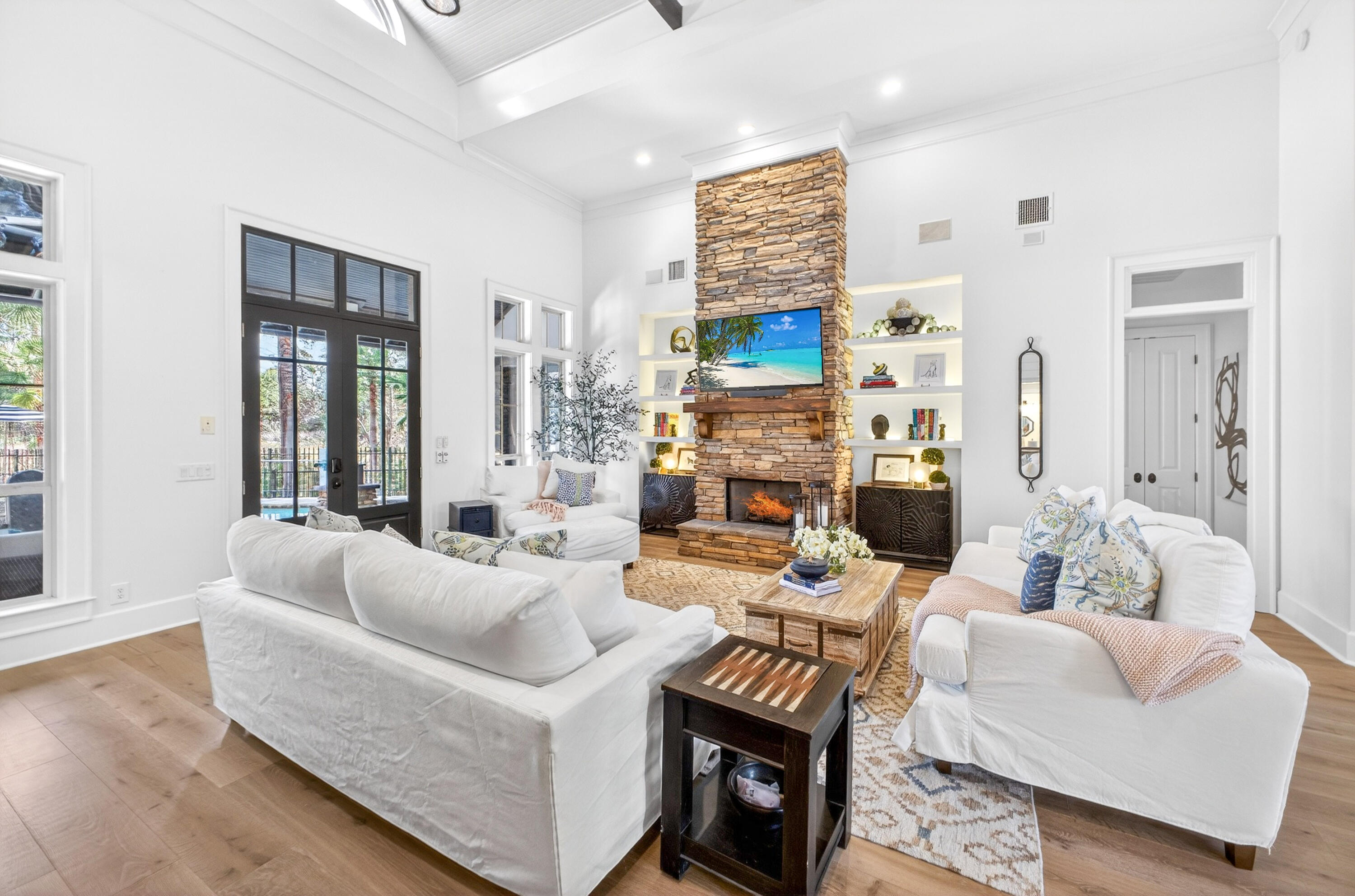 BURNT PINE - Residential