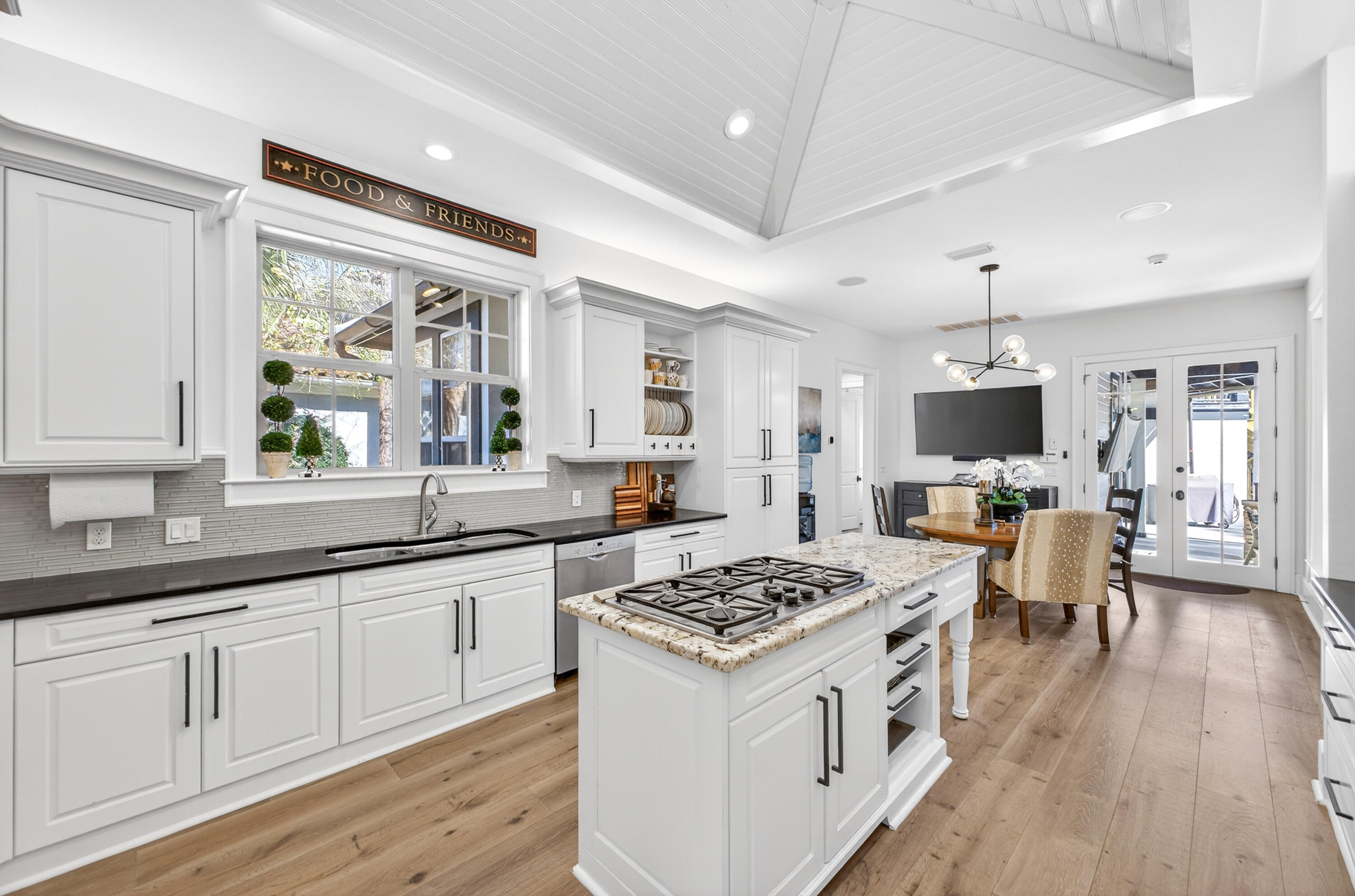 BURNT PINE - Residential