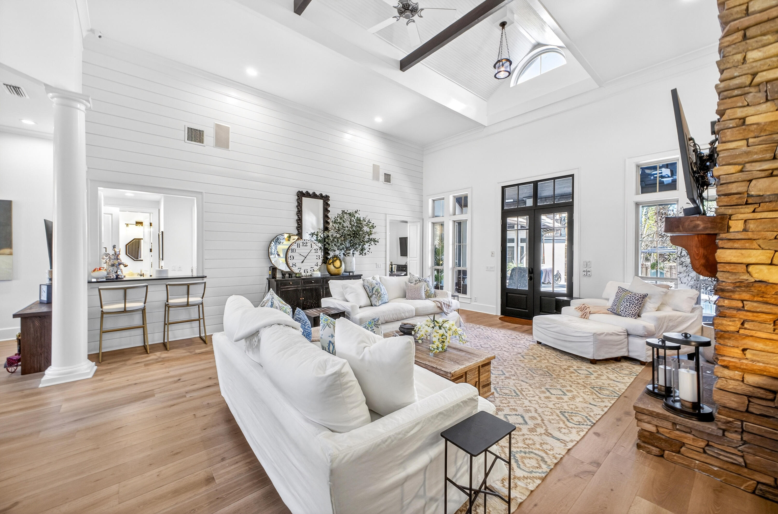 BURNT PINE - Residential