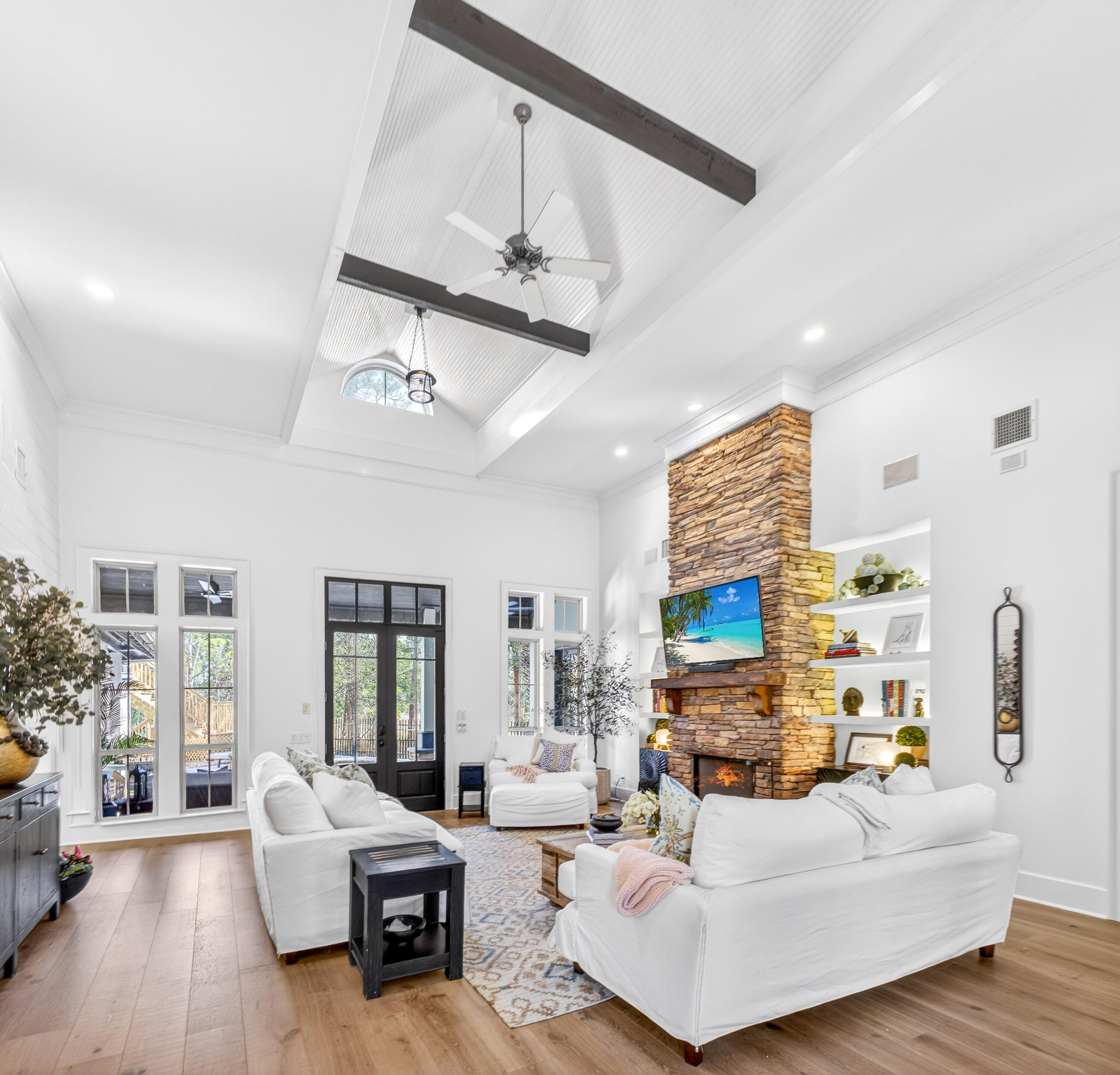 BURNT PINE - Residential