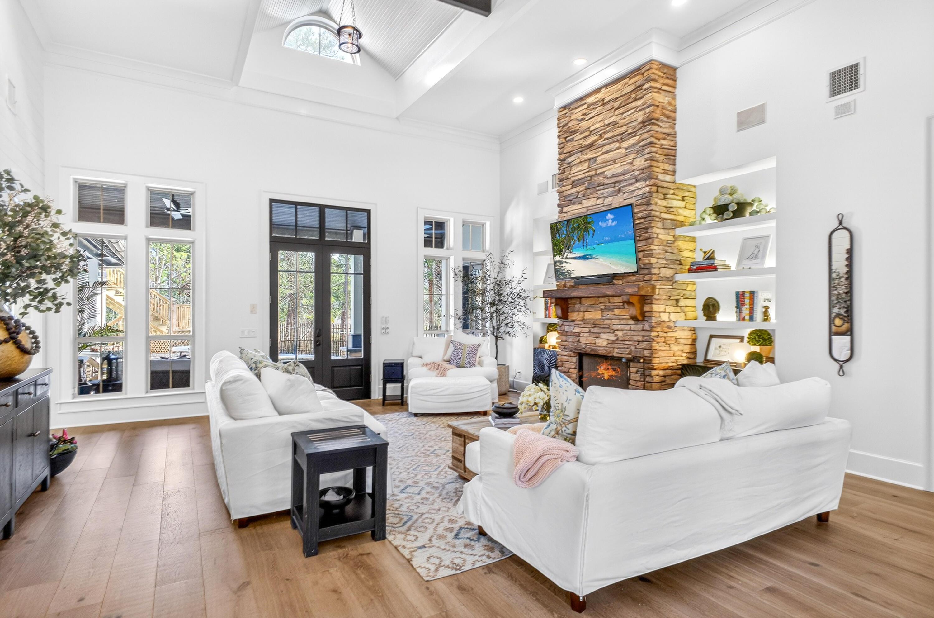 BURNT PINE - Residential