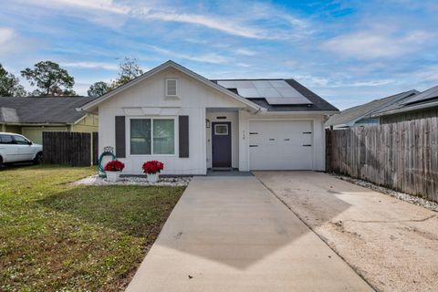 Photo of 714 Little Crescent Street, Fort Walton Beach, FL 32547 (MLS # 991063)