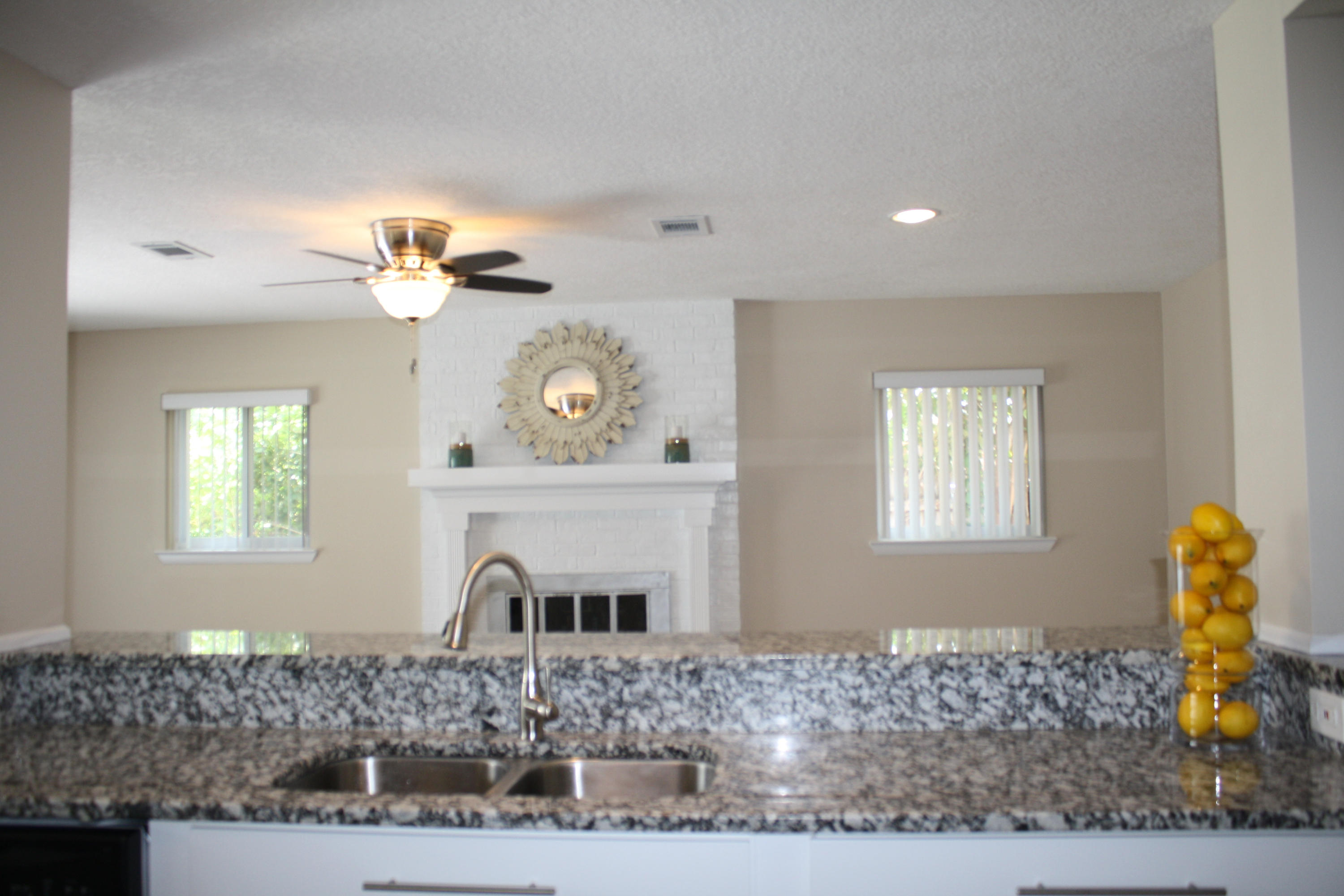 COUNTRY CLUB EST 1ST ADDN - Residential