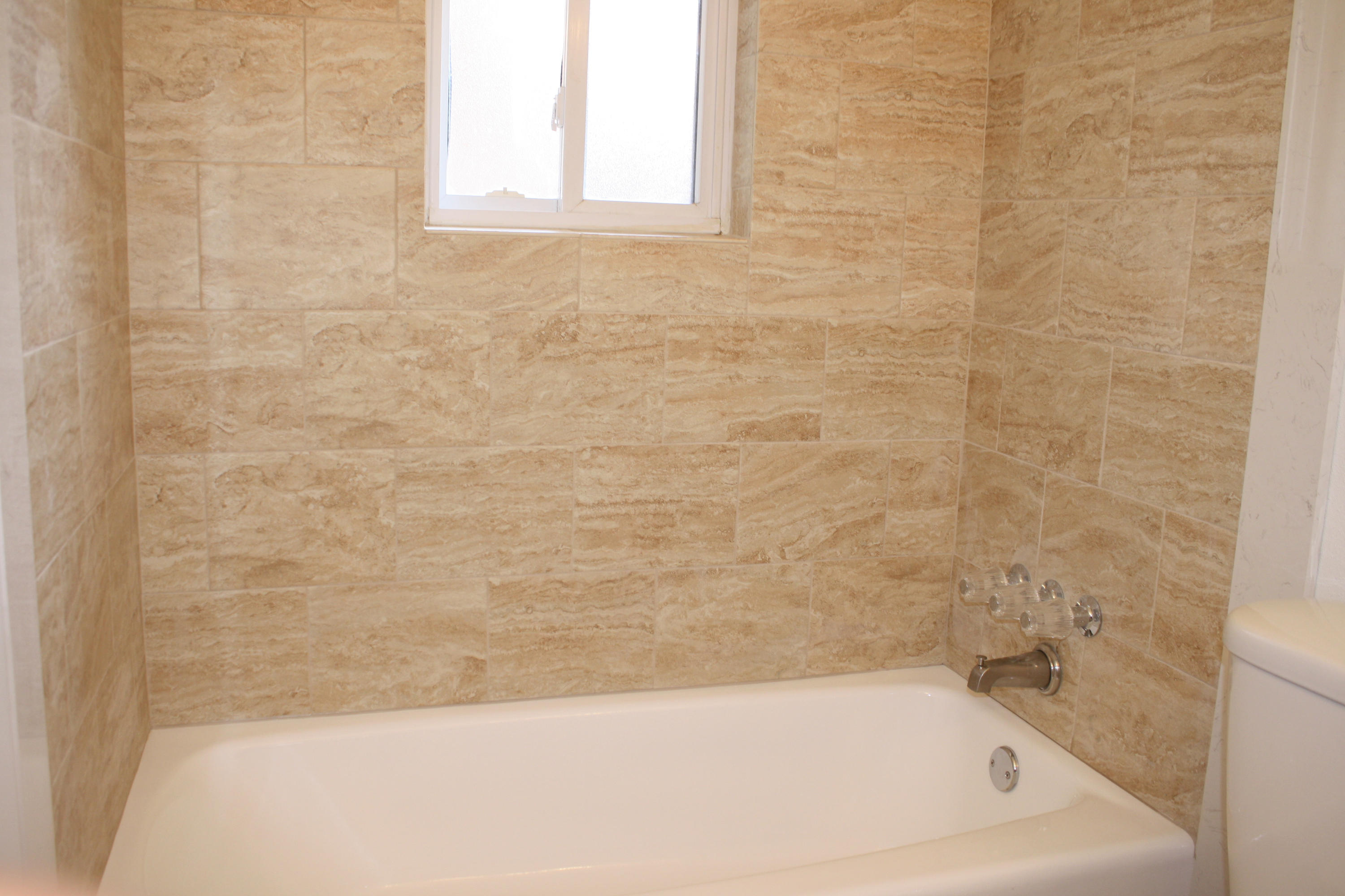 COUNTRY CLUB EST 1ST ADDN - Residential