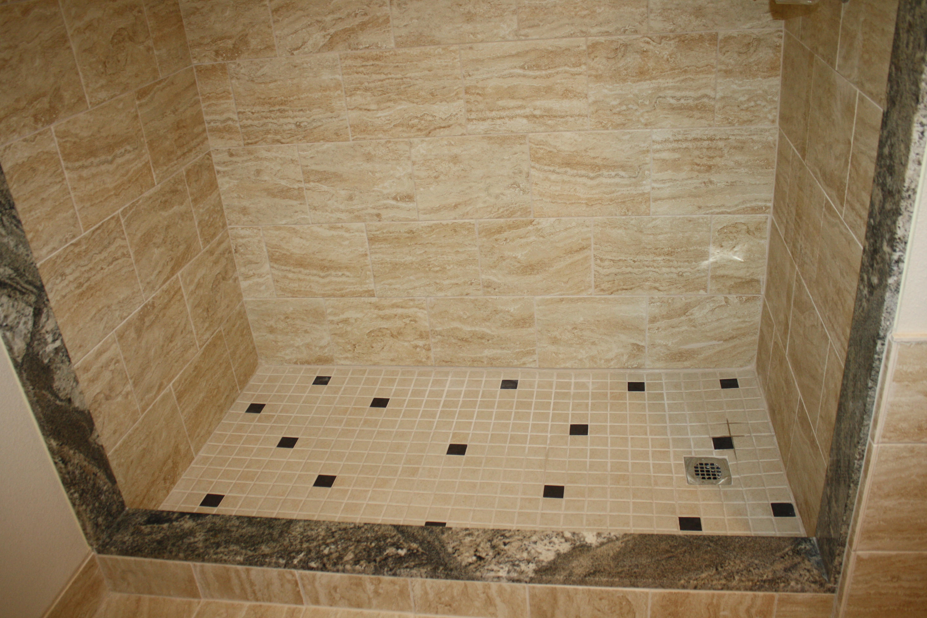 COUNTRY CLUB EST 1ST ADDN - Residential