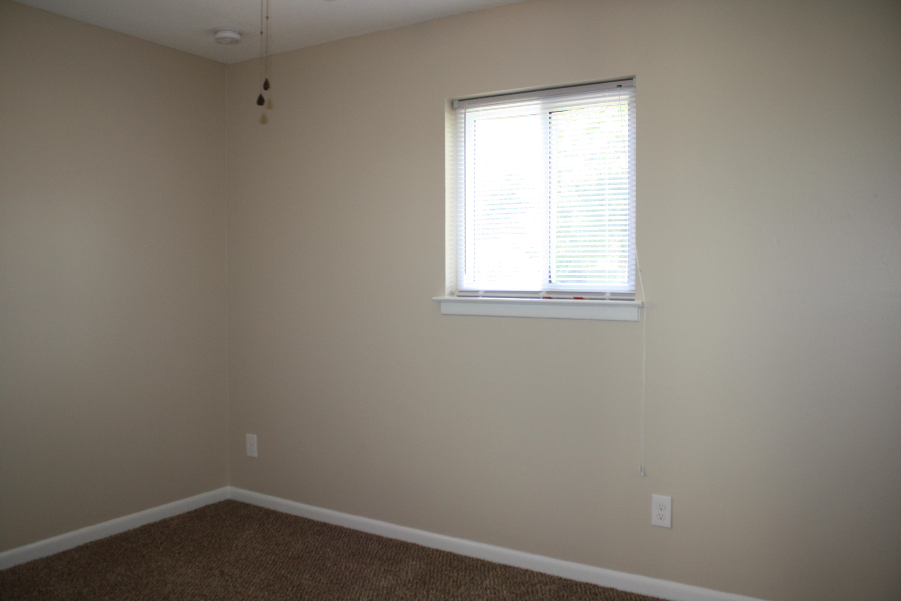 COUNTRY CLUB EST 1ST ADDN - Residential