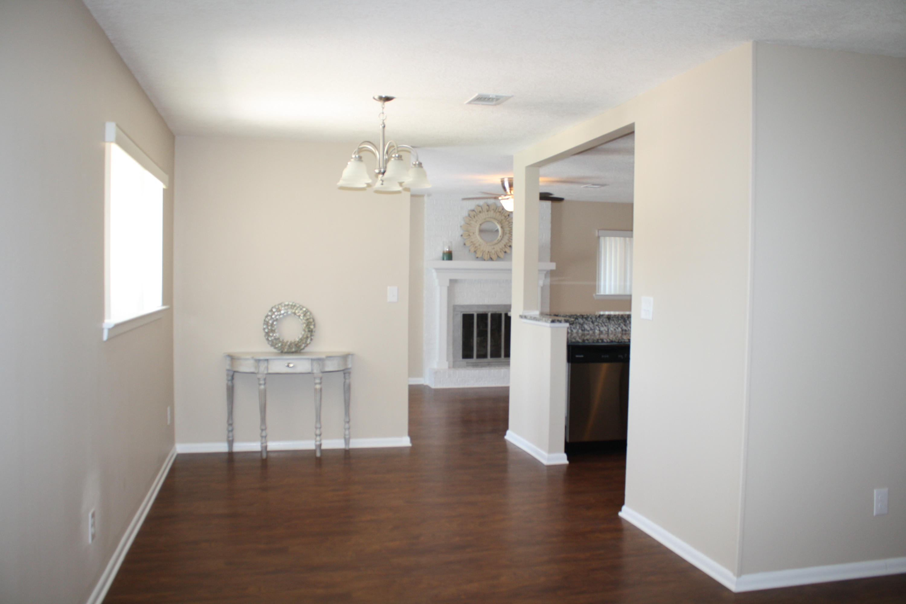 COUNTRY CLUB EST 1ST ADDN - Residential