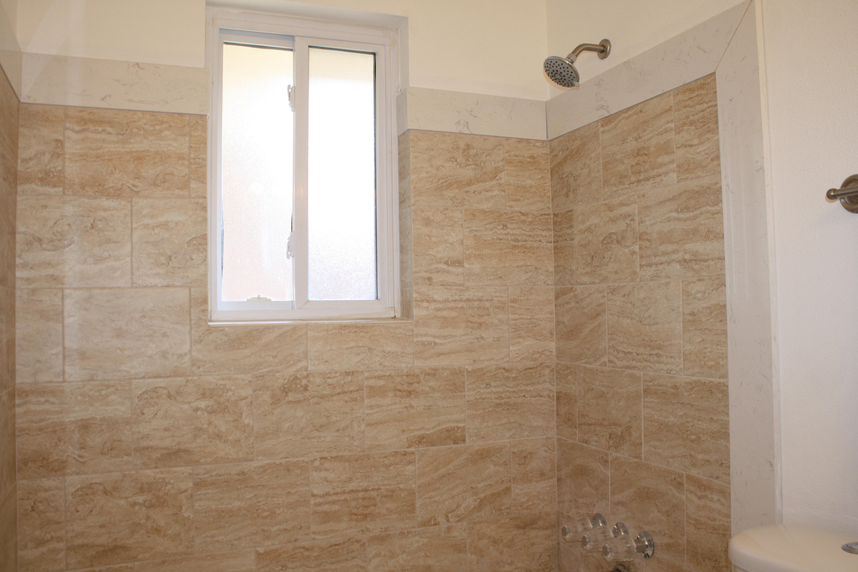 COUNTRY CLUB EST 1ST ADDN - Residential