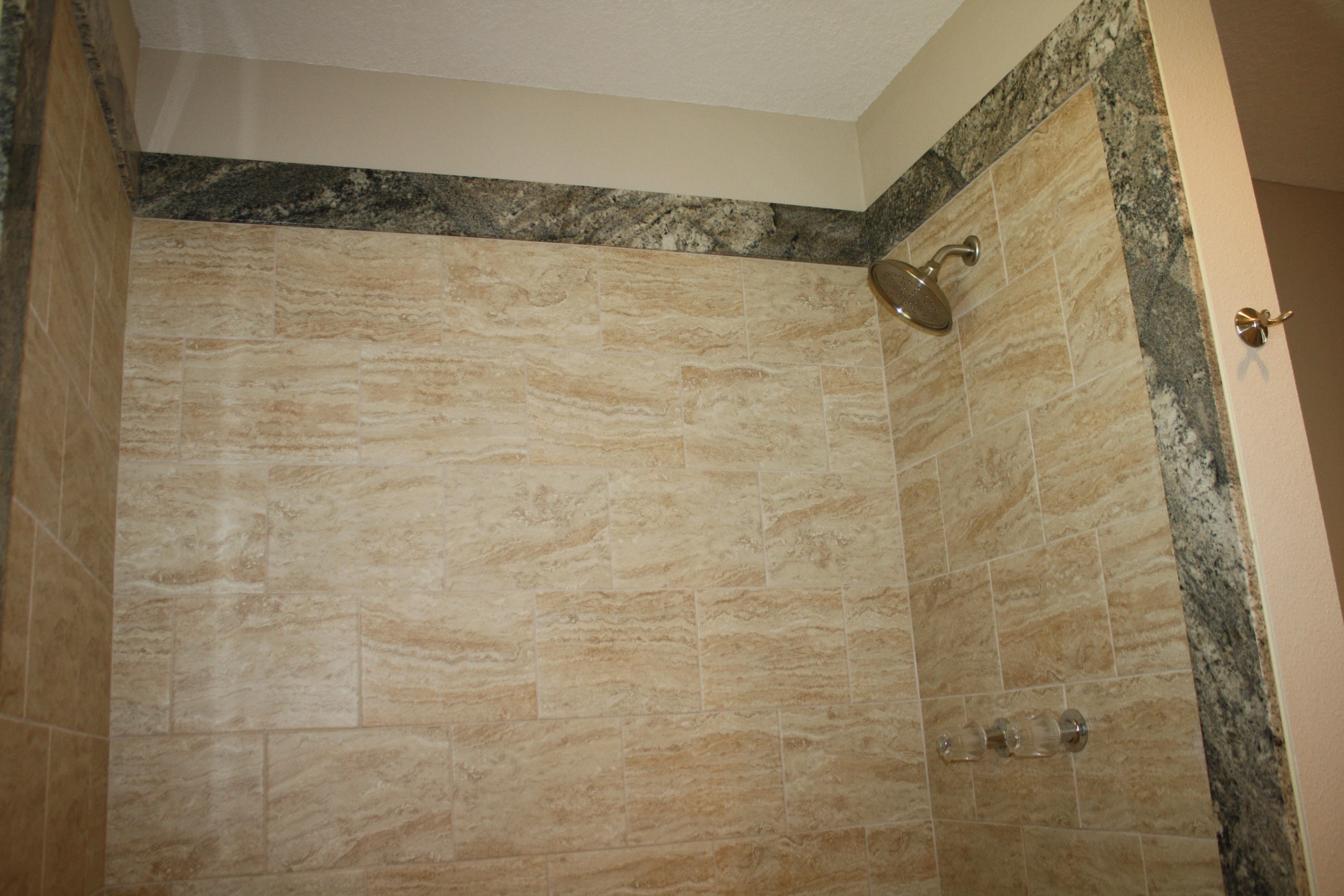 COUNTRY CLUB EST 1ST ADDN - Residential