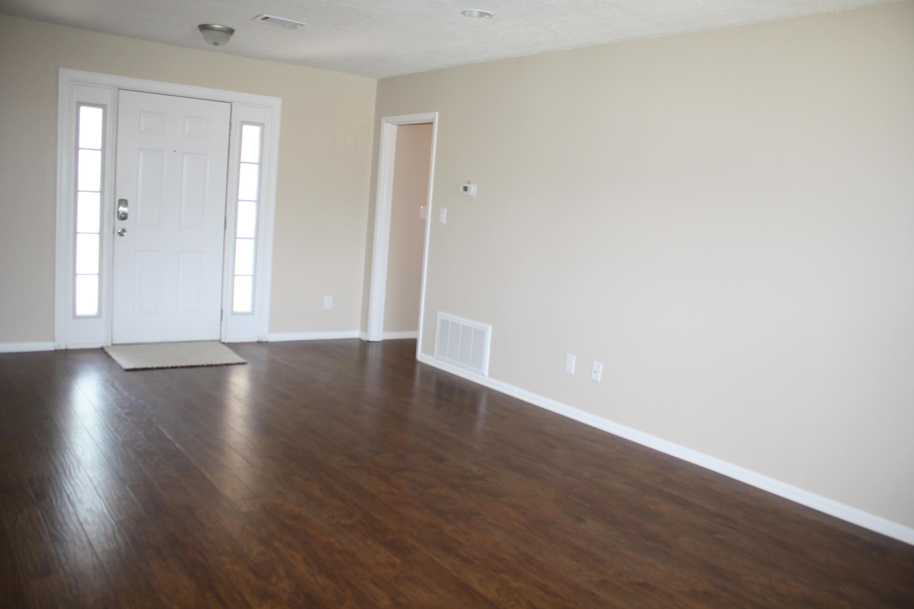 COUNTRY CLUB EST 1ST ADDN - Residential