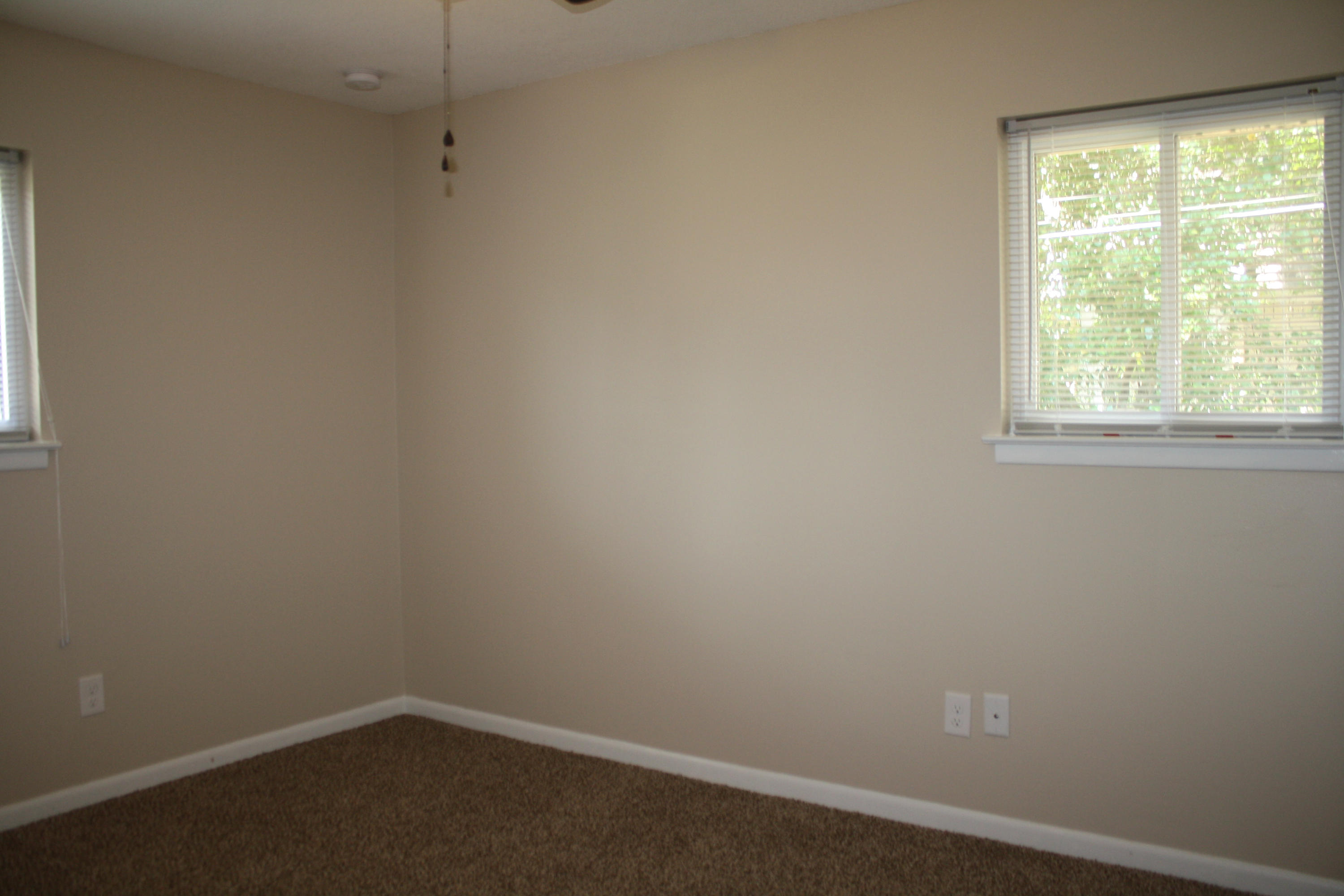 COUNTRY CLUB EST 1ST ADDN - Residential