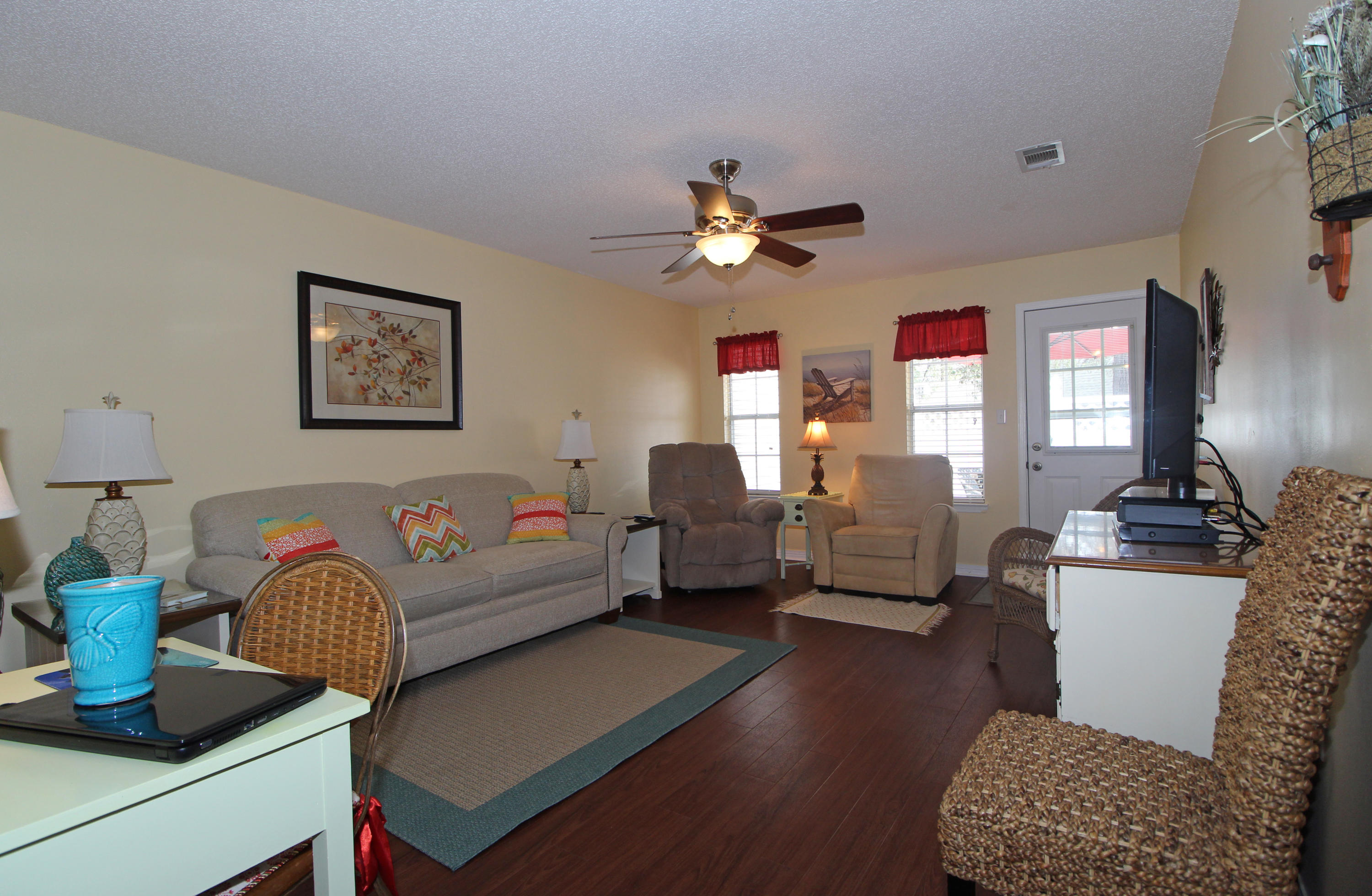 EMERALD GARDENS - Residential