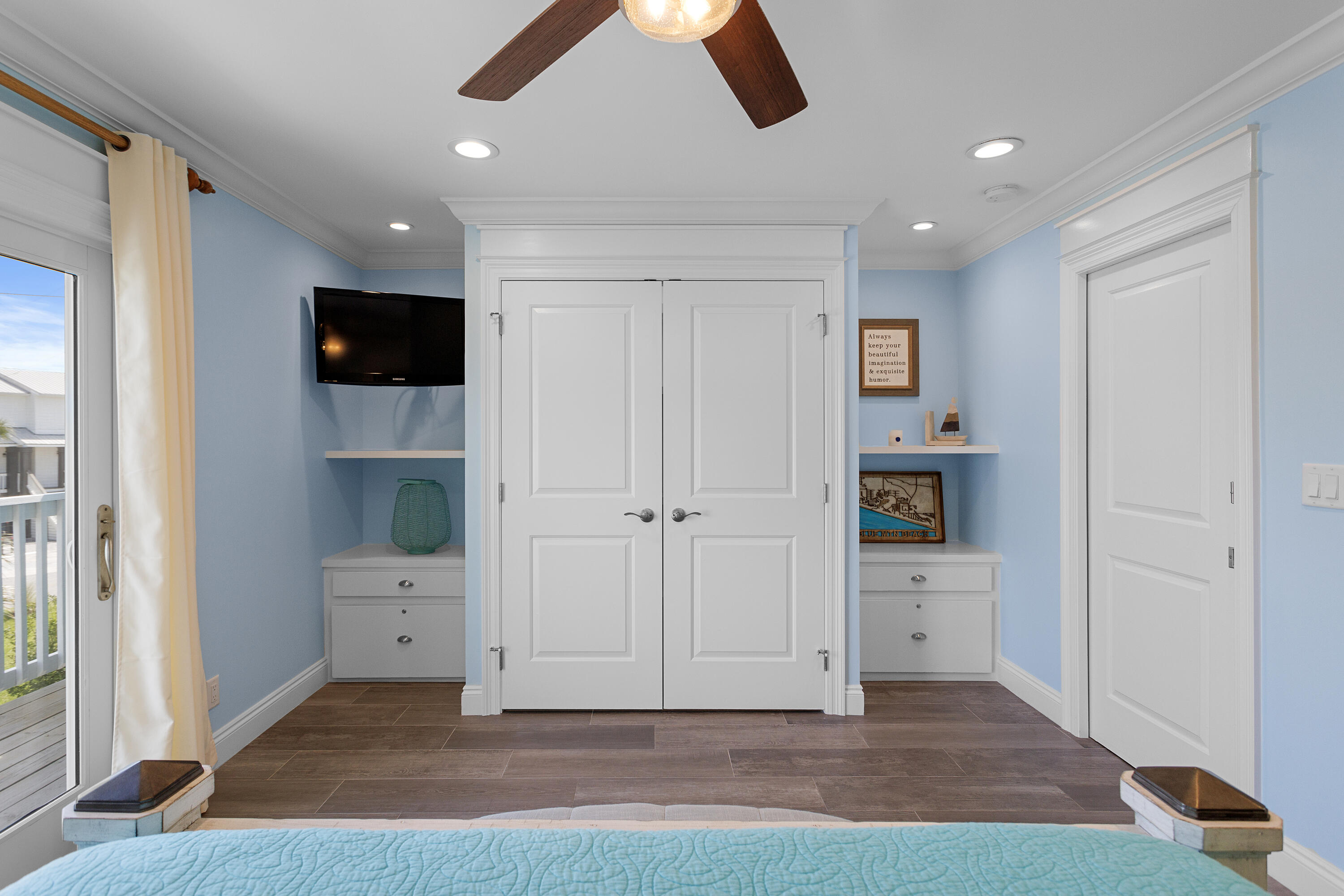 SANDCASTLES BY THE SEA T/H PH 1 - Residential Lease