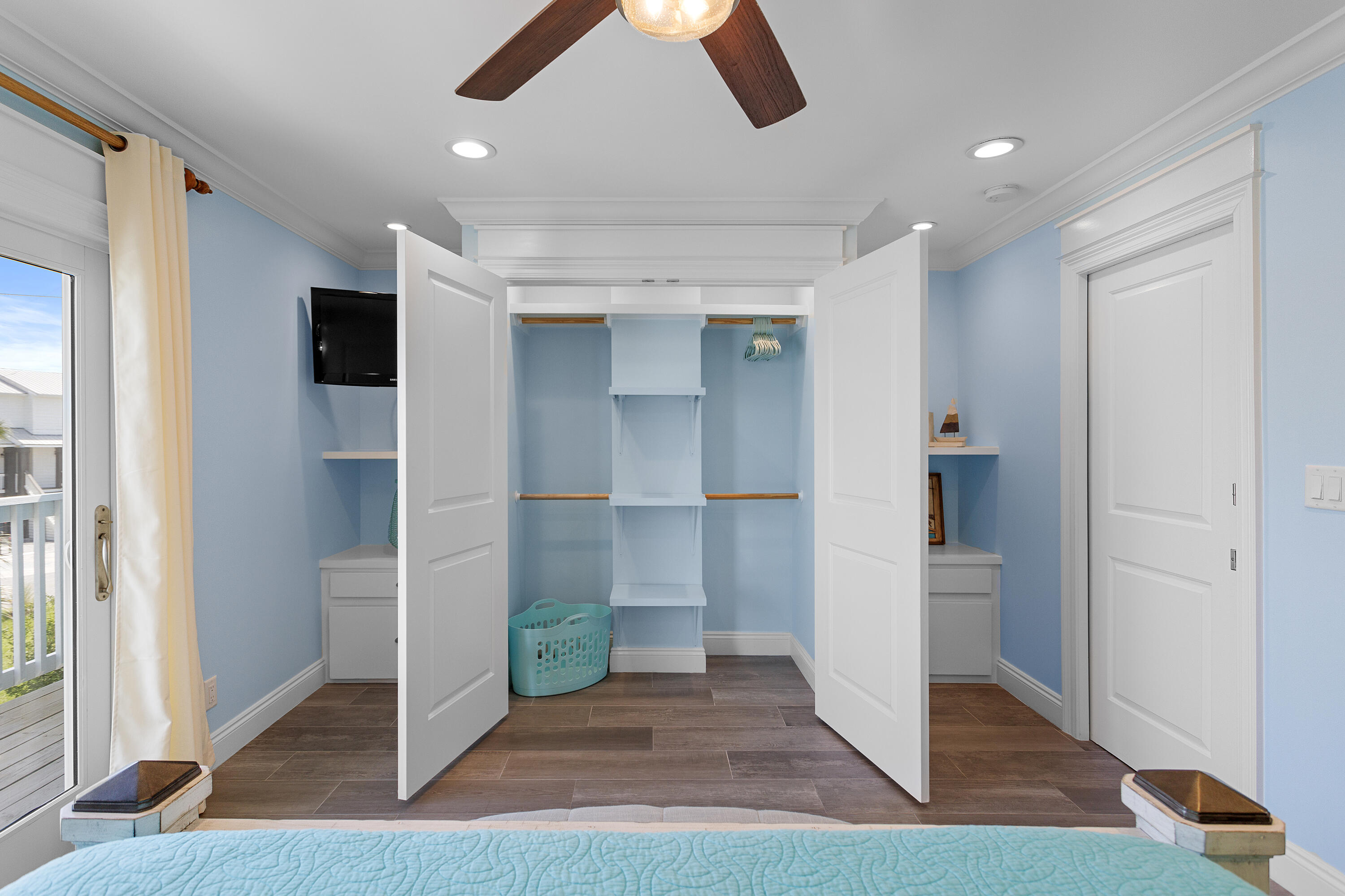 SANDCASTLES BY THE SEA T/H PH 1 - Residential Lease