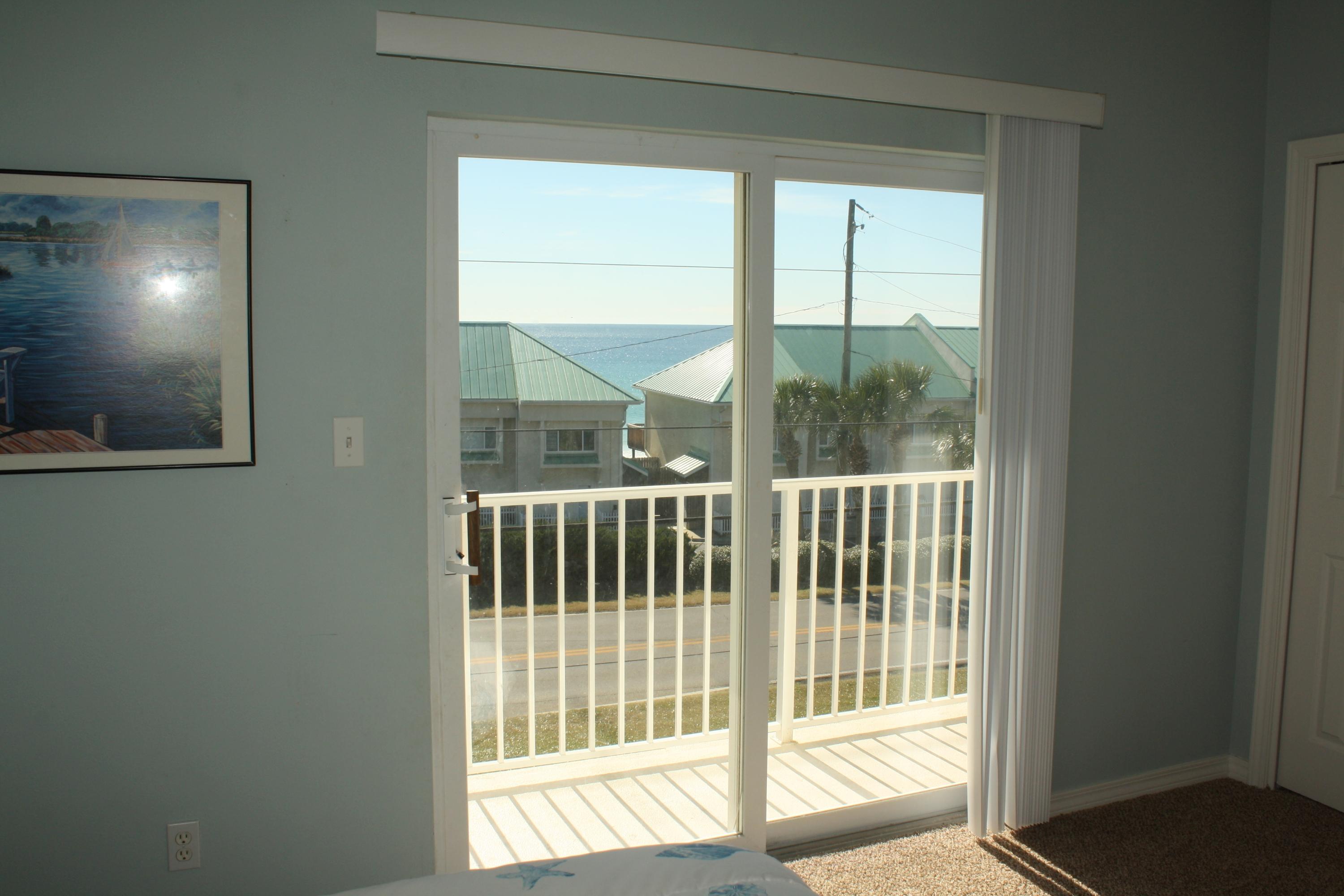 Royal Seaesta - Residential