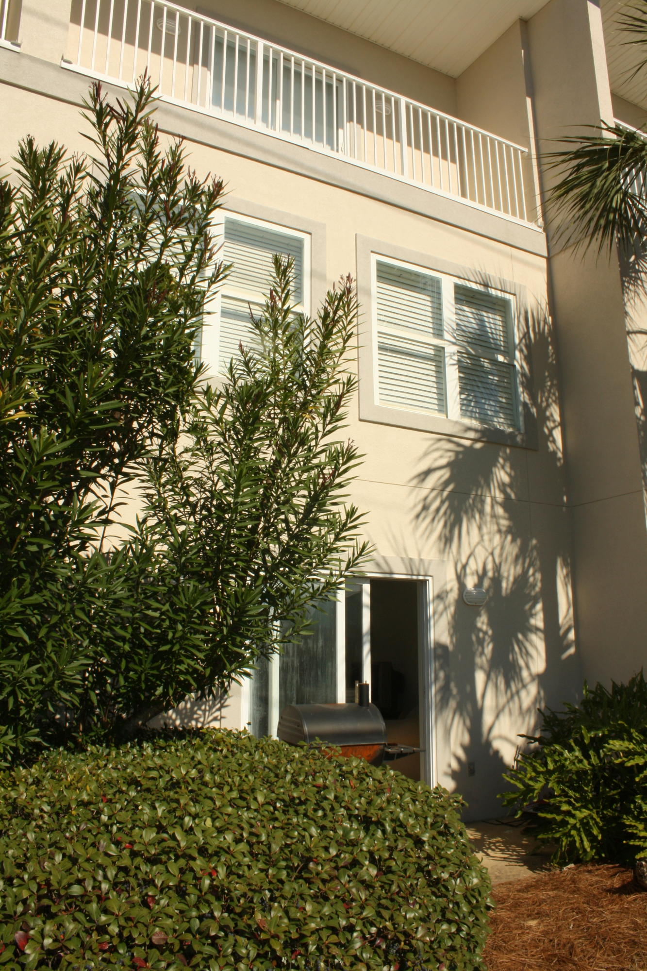Royal Seaesta - Residential