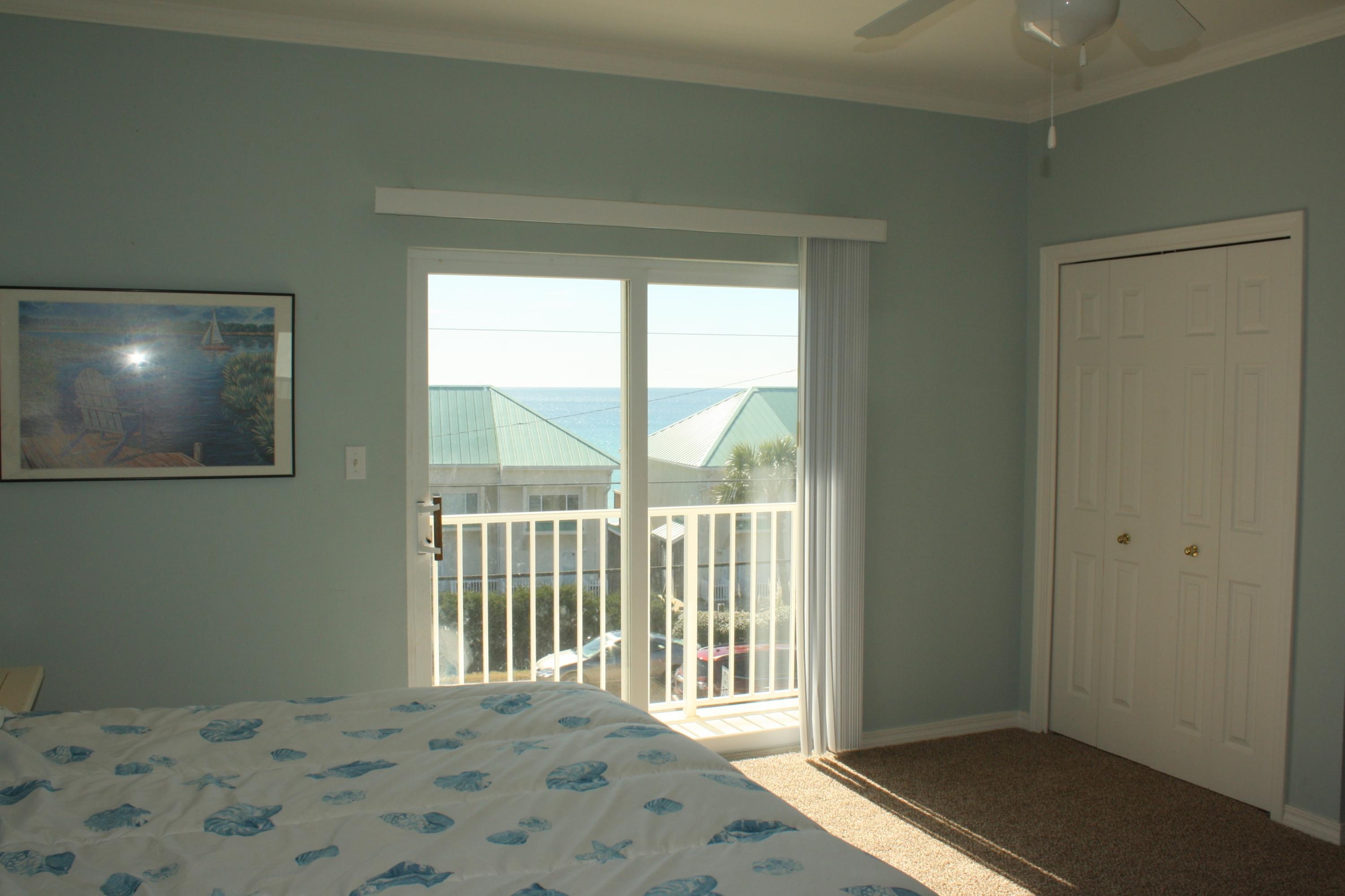 Royal Seaesta - Residential
