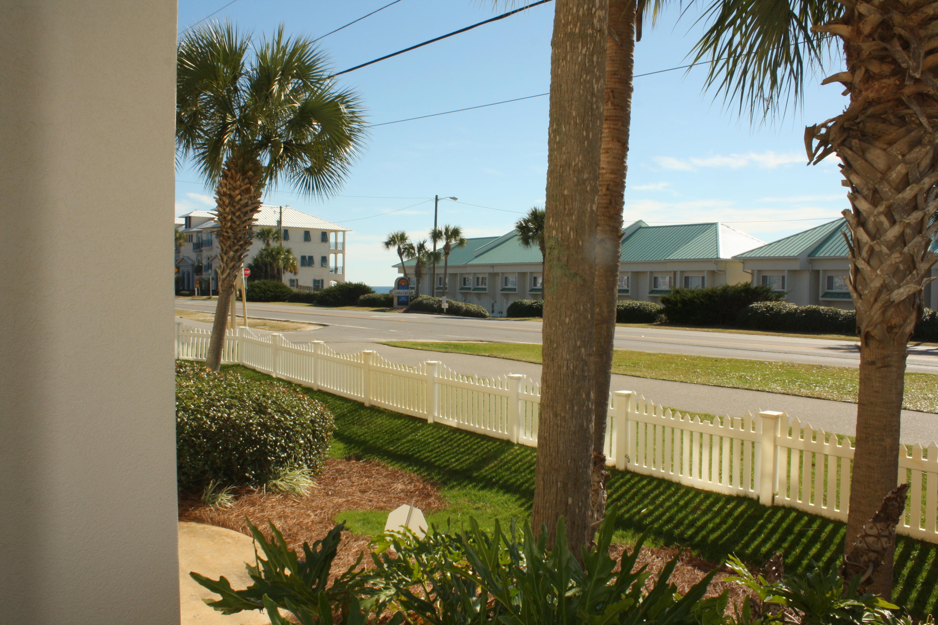 Royal Seaesta - Residential
