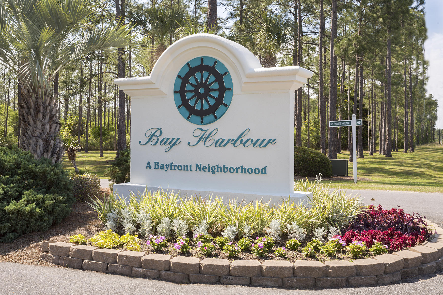 Beautiful Bay View from this wooded lot on the cul de sac in Bay Harbour! Build your dream home in this well maintained neighborhood. Enjoy tennis, fishing, hiking and all of your favorite outdoor adventures. Some tap fees paid. Freeport is growing - don't miss your chance to purchase this beautiful bay view lot!