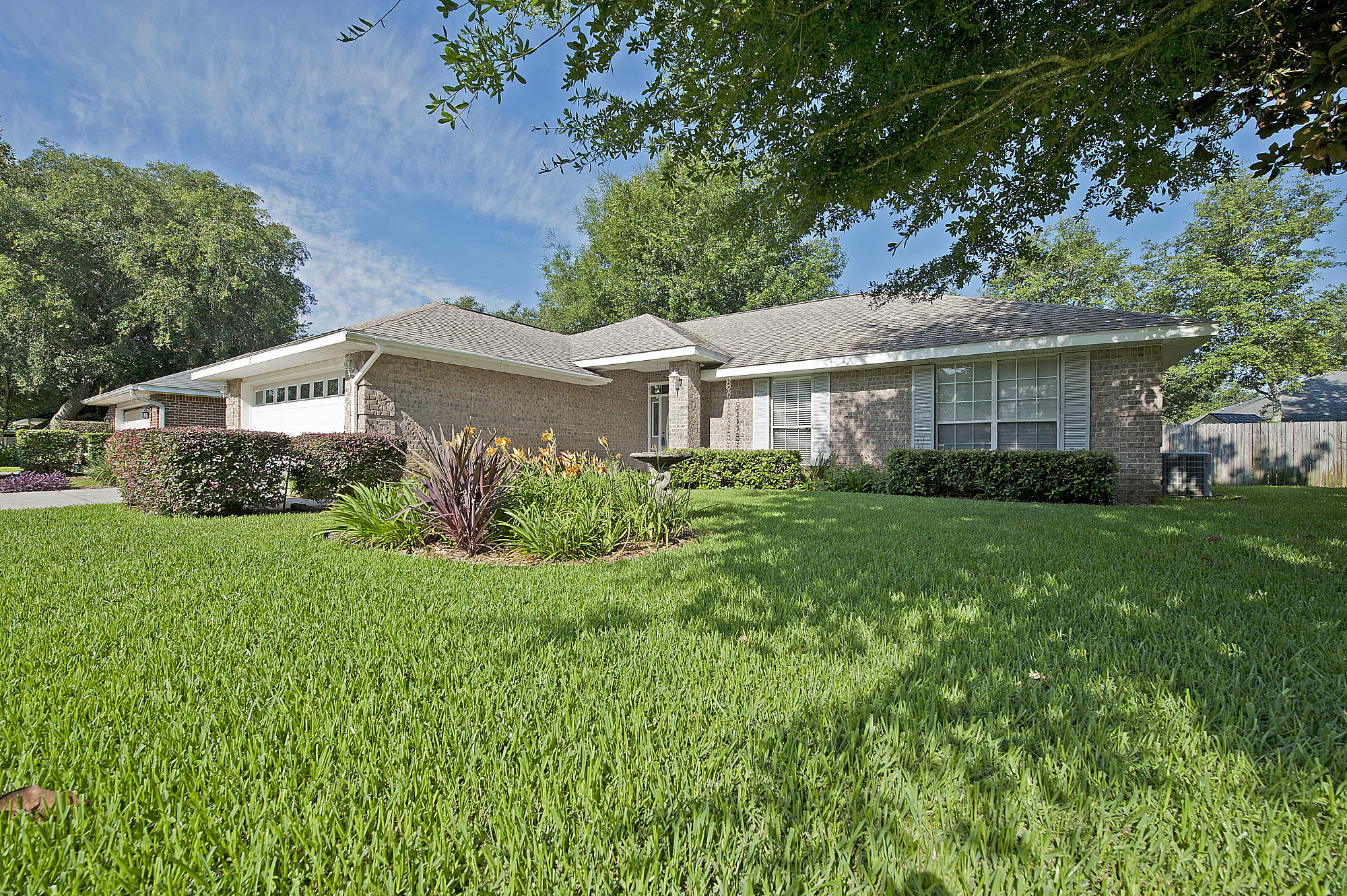 MACK BAYOU POINTE - Residential