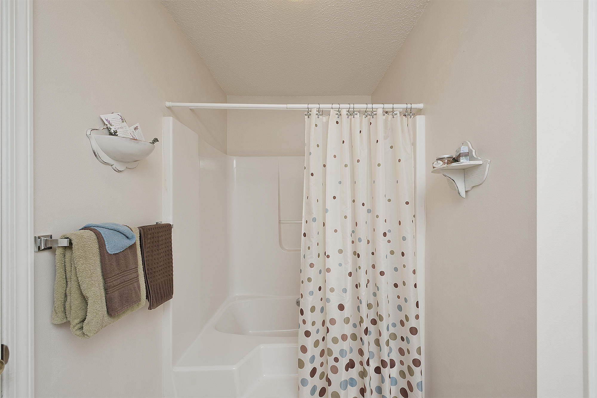 MACK BAYOU POINTE - Residential