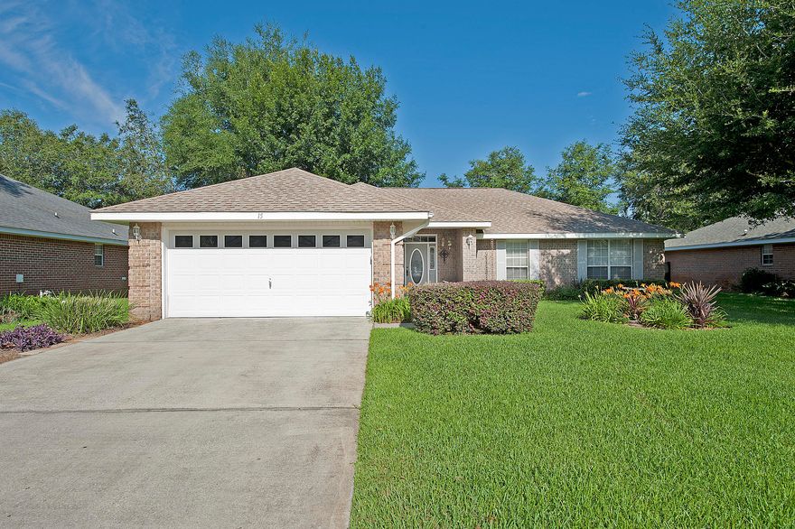 Well maintained all brick 4 bed home w/ 2 car garage in great community and convenient location. walk to the swimming pool. new carpet, fenced in back yard. sprinkler system on well. split floor plan. large master with walk in closet.Open floor plan - great kitchen