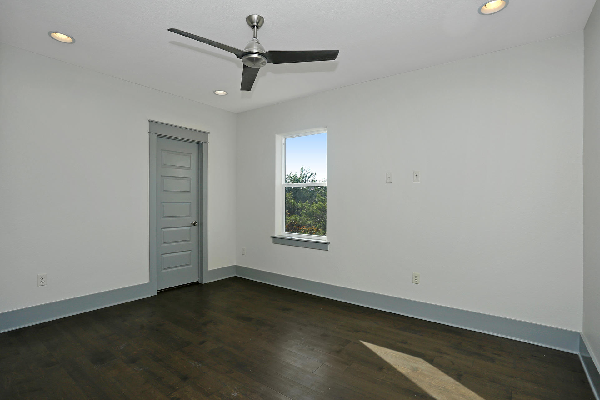 FRANGISTA BEACH 2ND ADDN - Residential