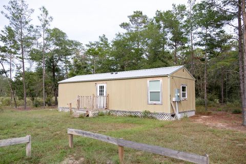 Photo of 63 E Heather Avenue, DeFuniak Springs, FL 32433 (MLS # 987222) Photo of 63 E Heather Avenue, DeFuniak Springs, FL 32433 (MLS # 987222)