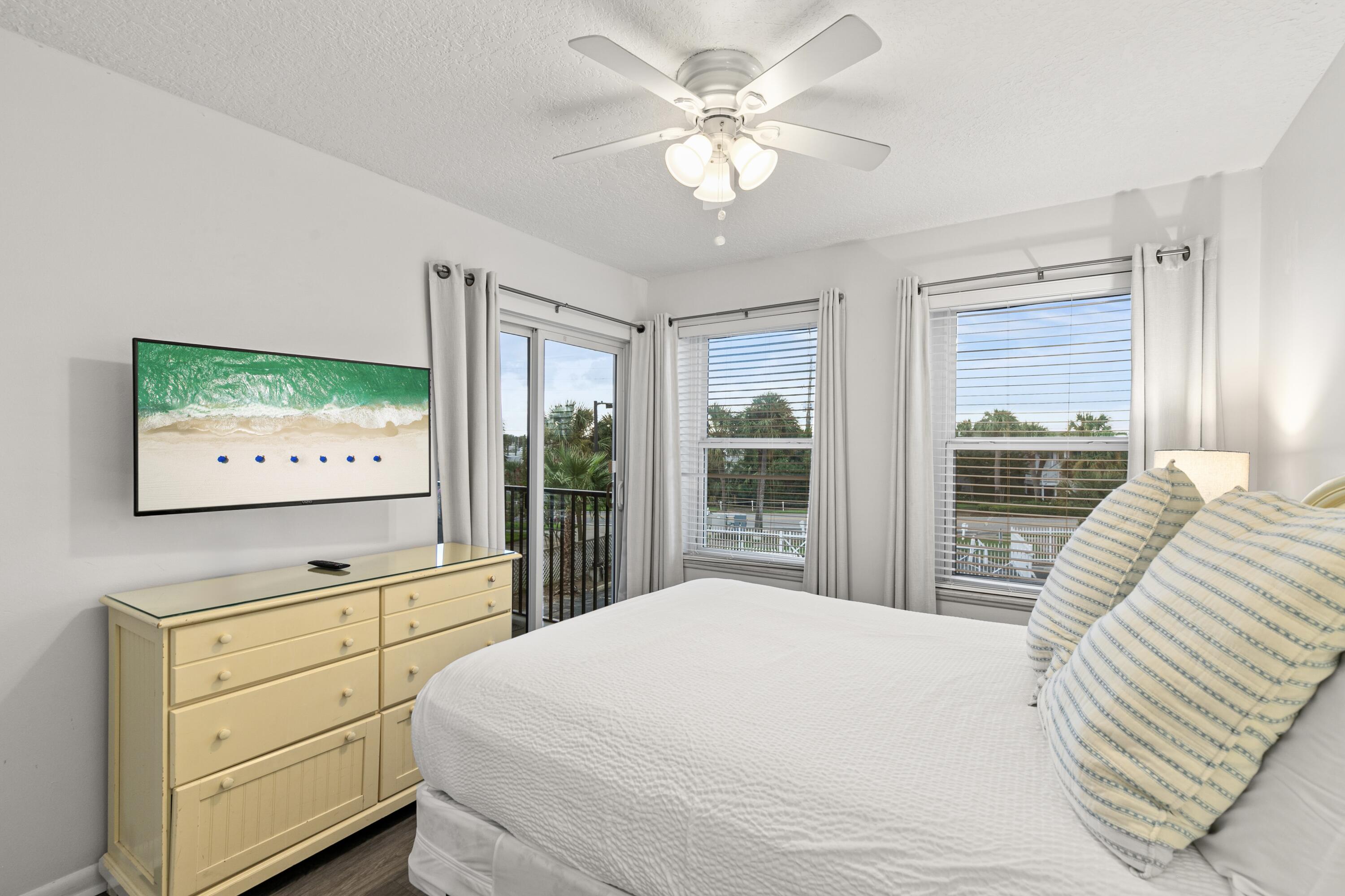 POOLSIDE VILLAS CONDO - Residential