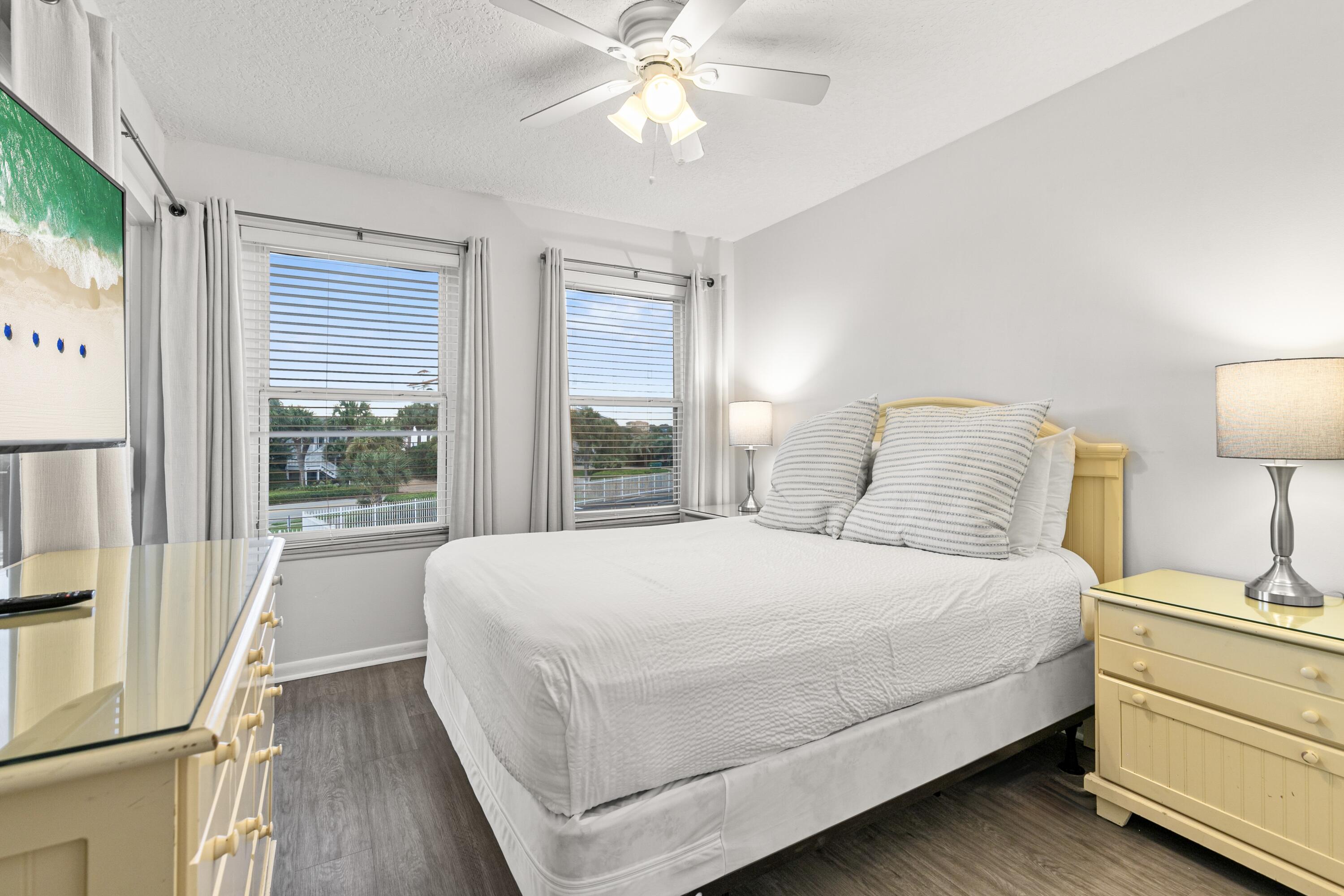 POOLSIDE VILLAS CONDO - Residential