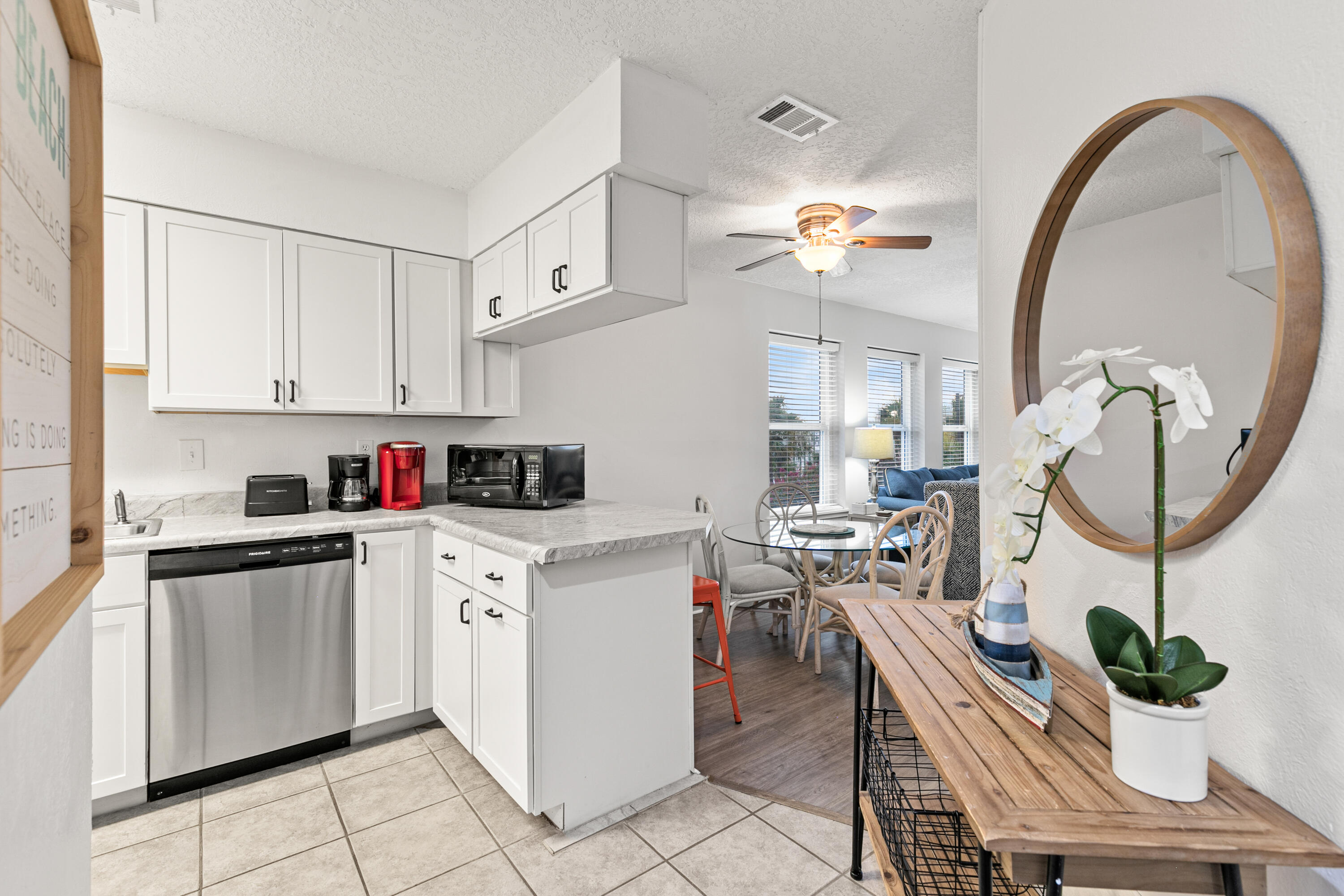 POOLSIDE VILLAS CONDO - Residential