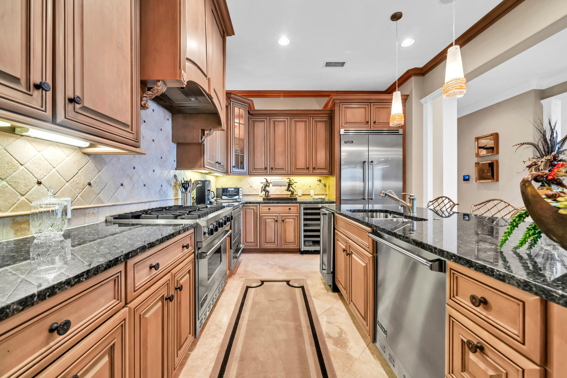 ONE WATER PLACE AT KELLY PLANTATION - Residential