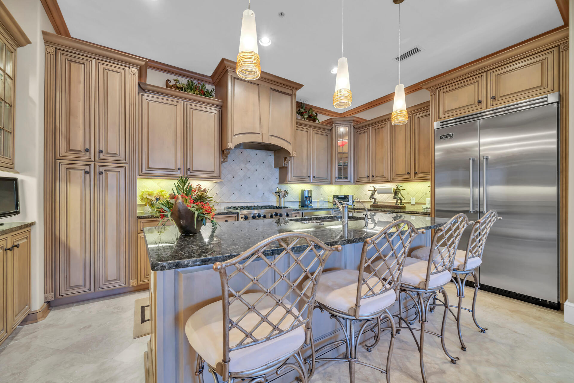 ONE WATER PLACE AT KELLY PLANTATION - Residential