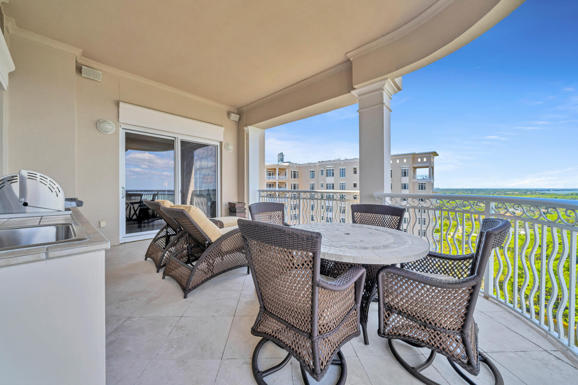 ONE WATER PLACE AT KELLY PLANTATION - Residential