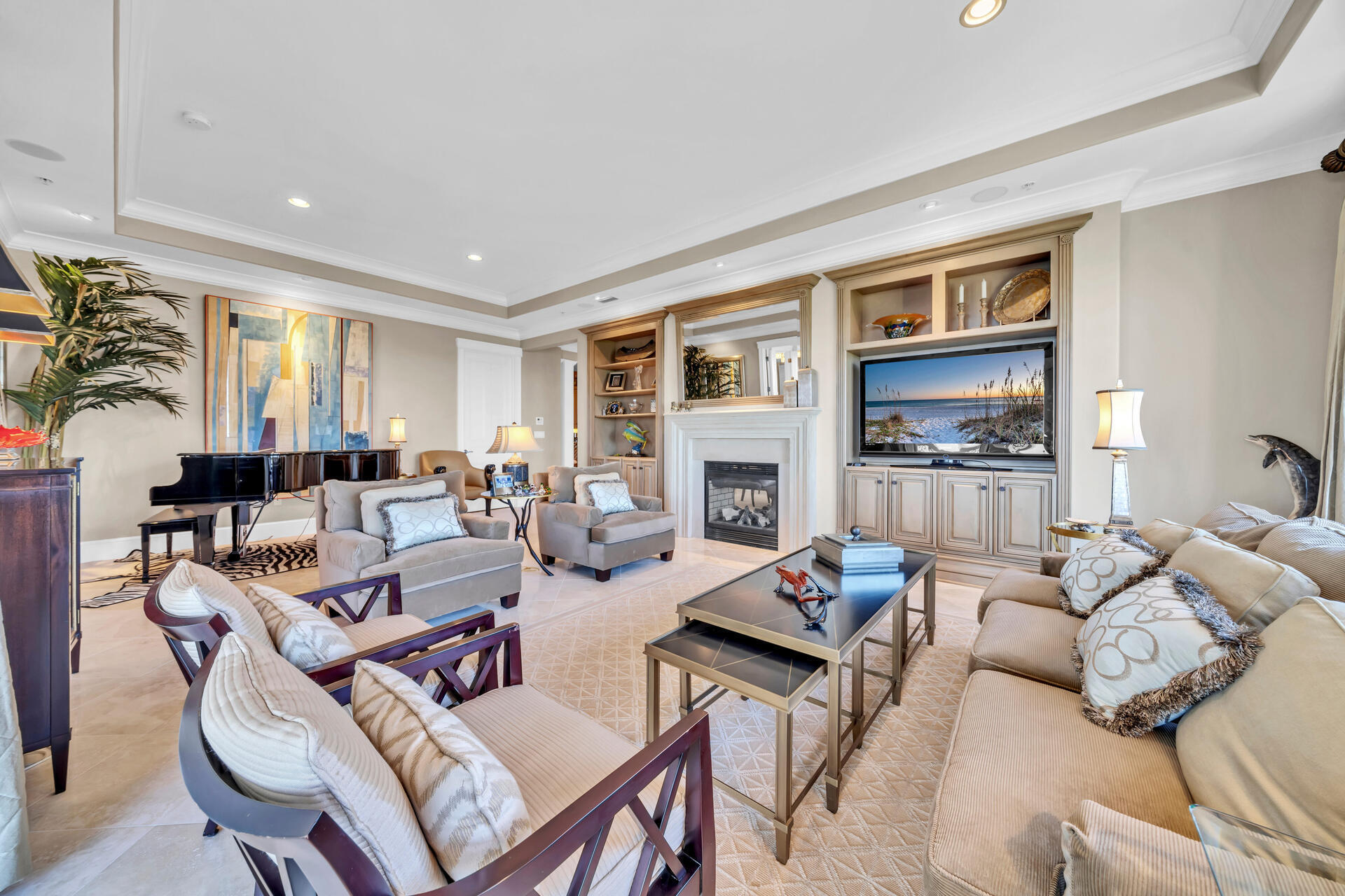 ONE WATER PLACE AT KELLY PLANTATION - Residential