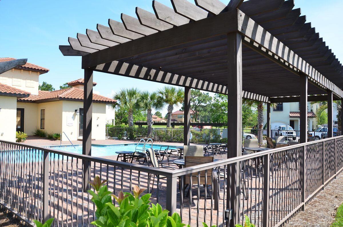 VILLA LAGO - Residential