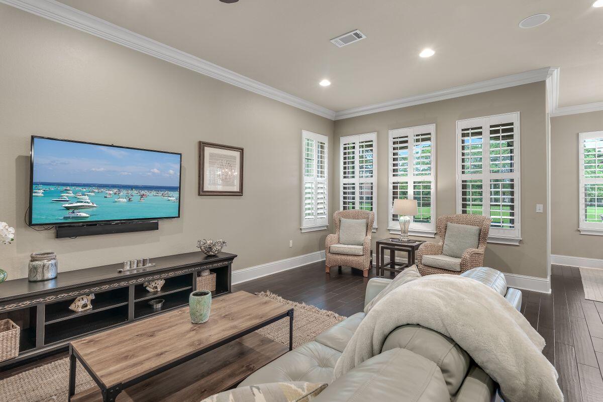 VILLA LAGO - Residential