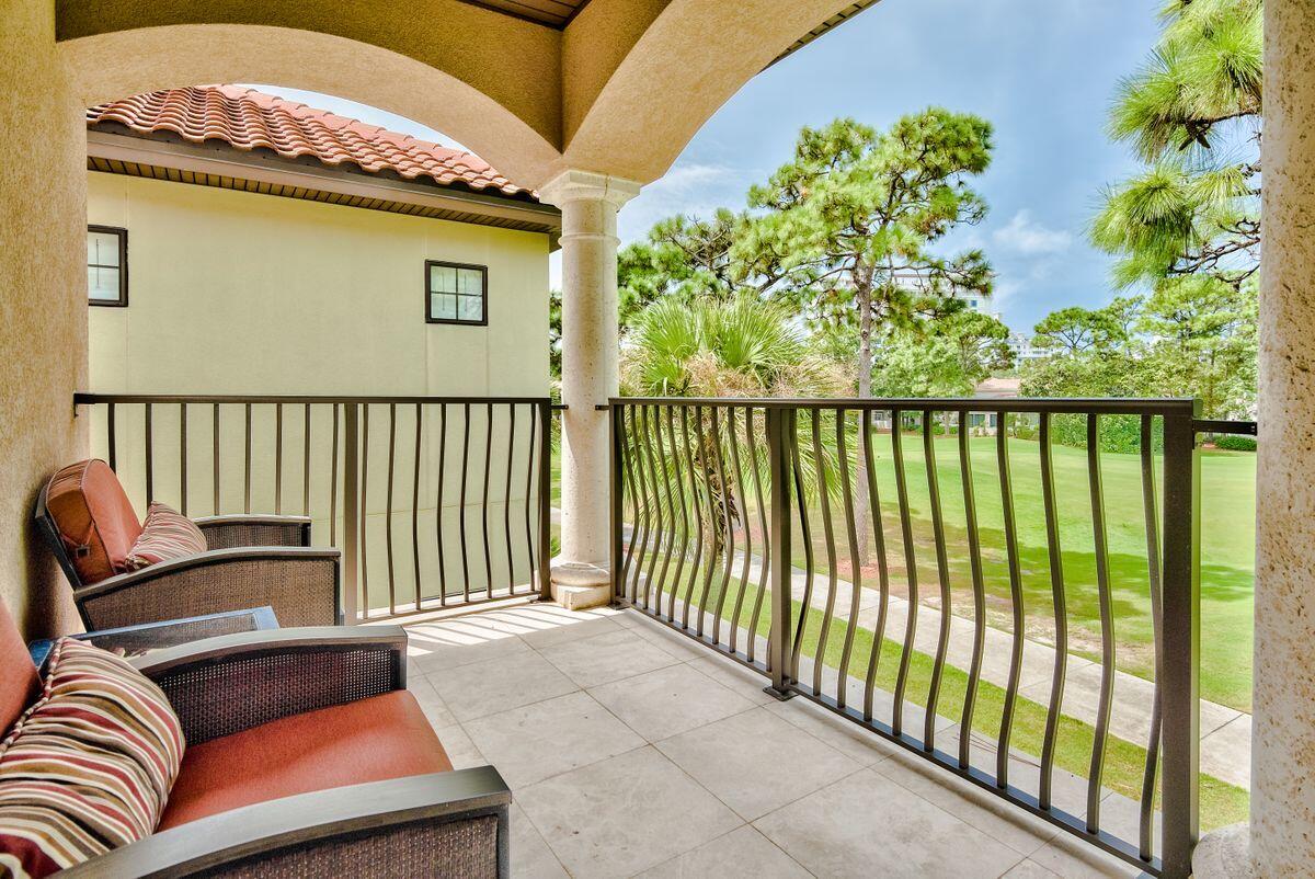 VILLA LAGO - Residential