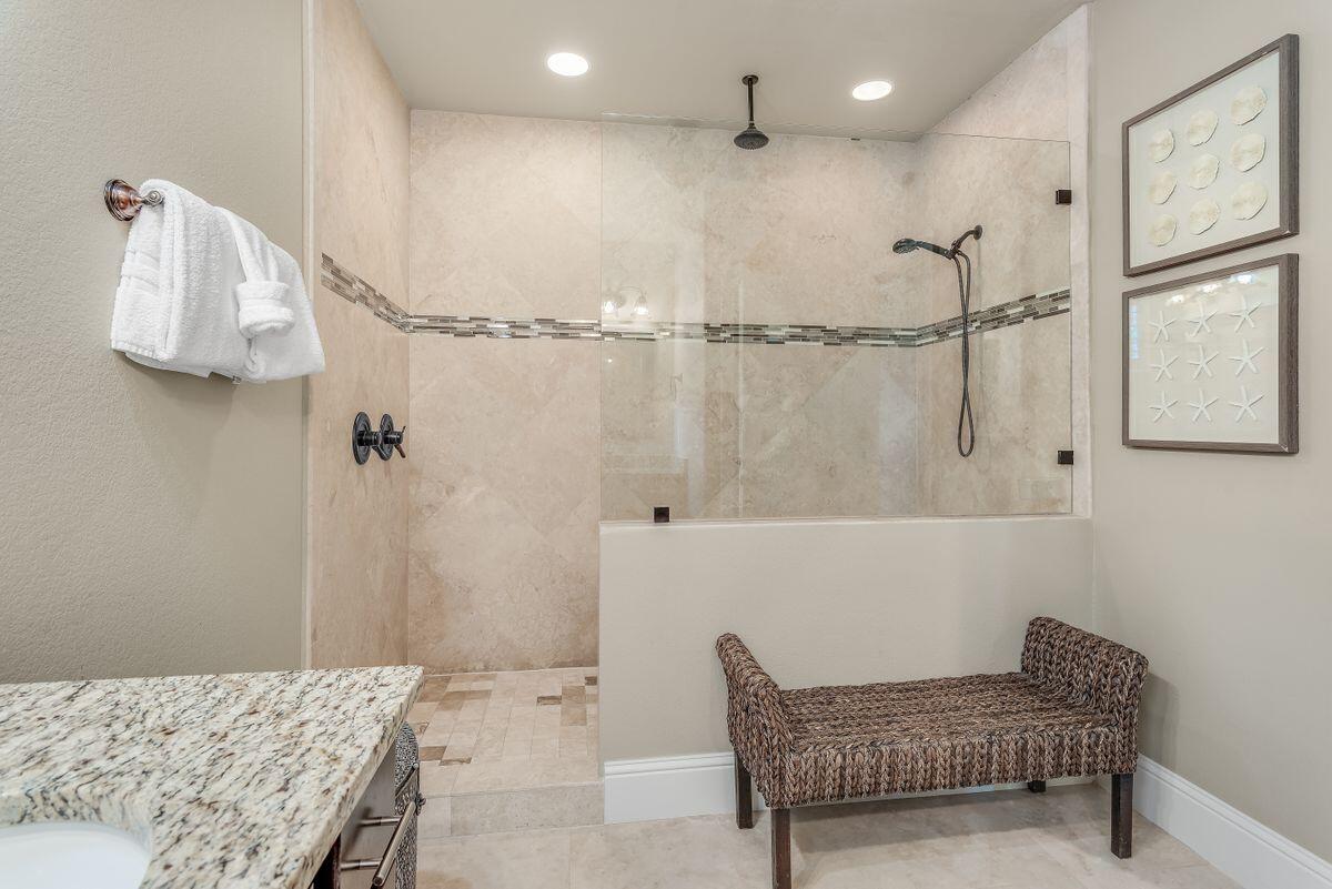 VILLA LAGO - Residential