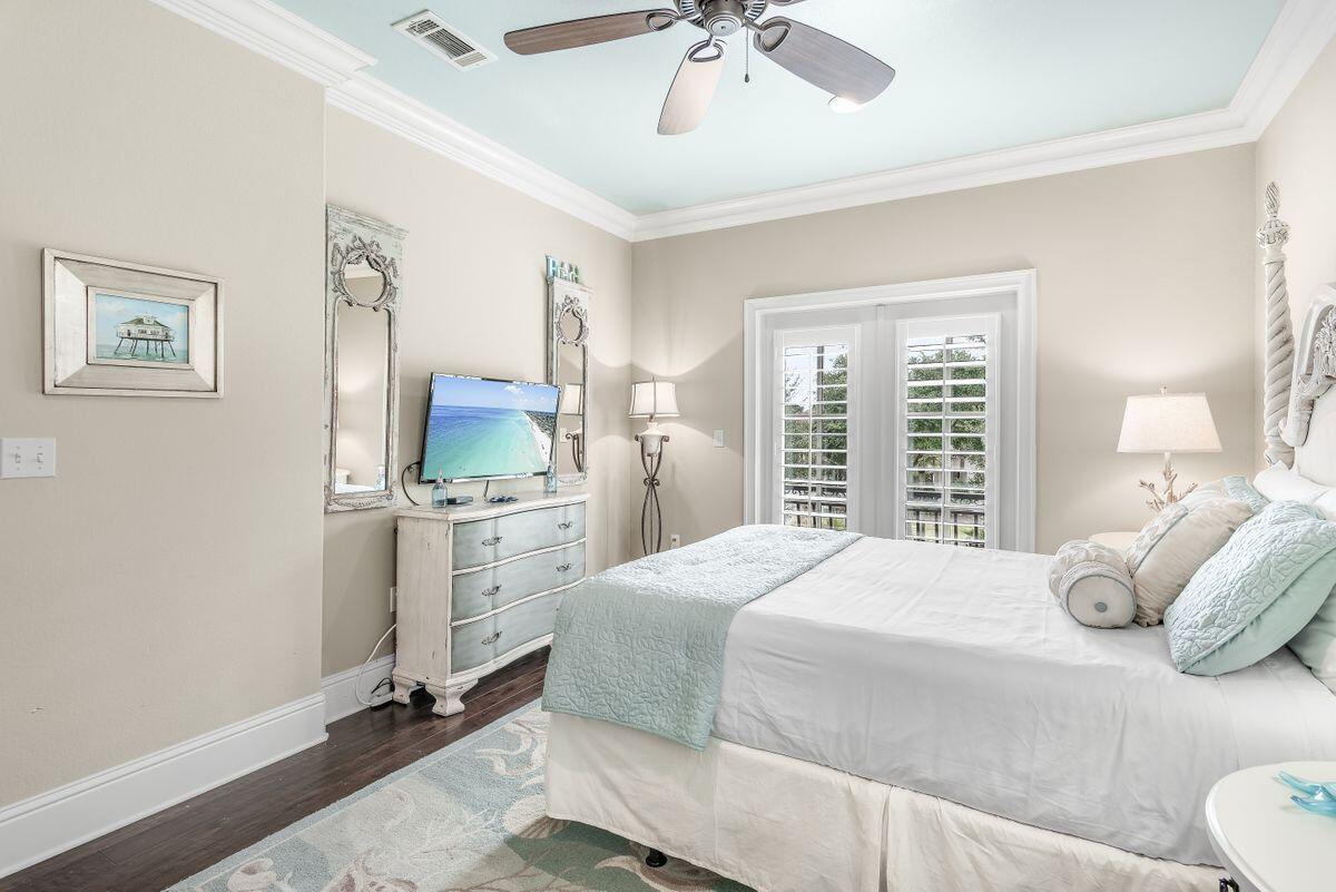 VILLA LAGO - Residential