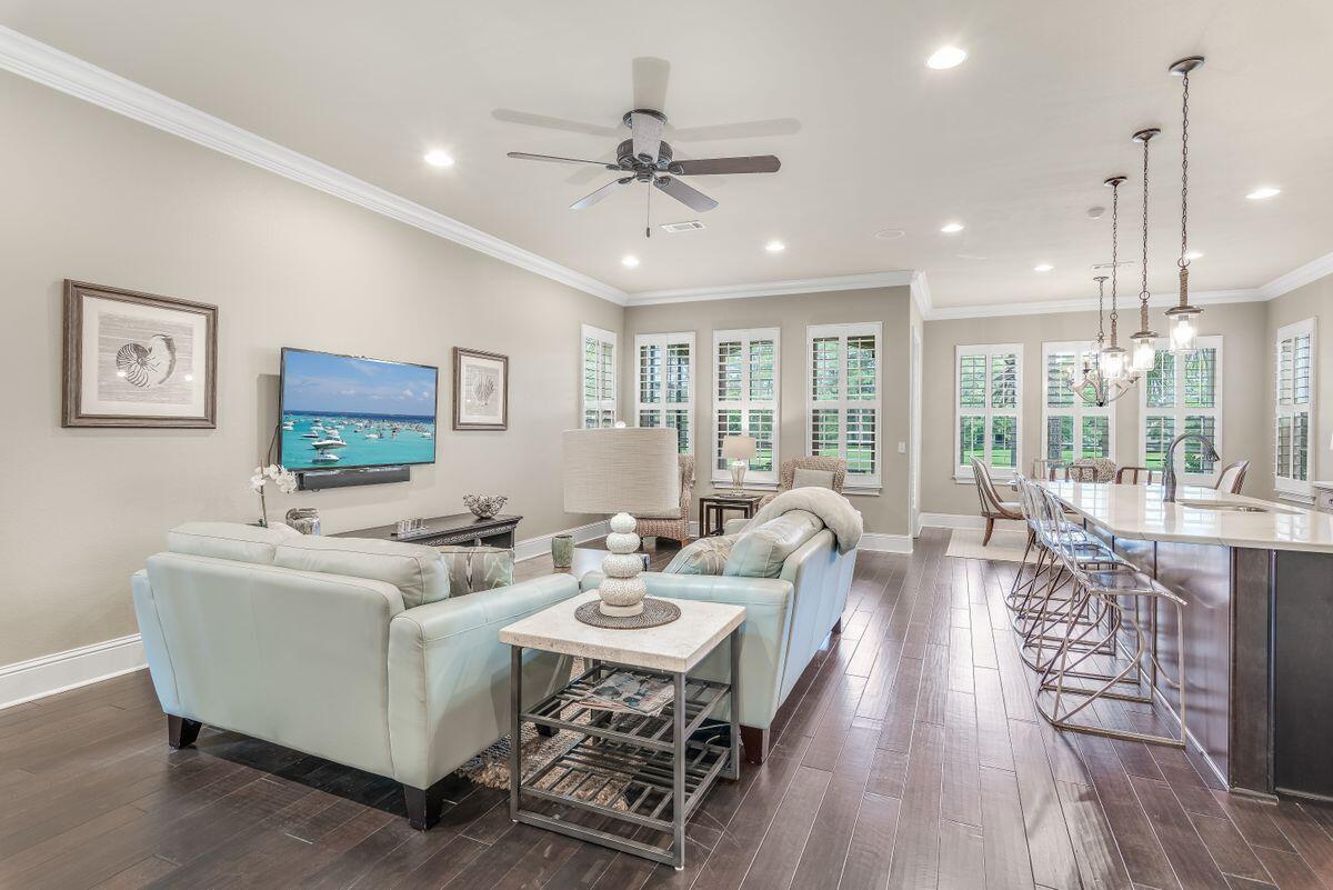 VILLA LAGO - Residential