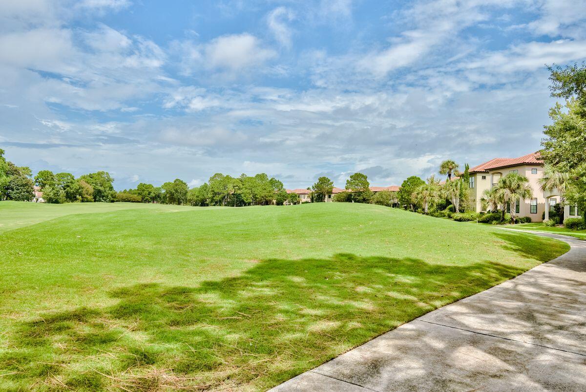 VILLA LAGO - Residential