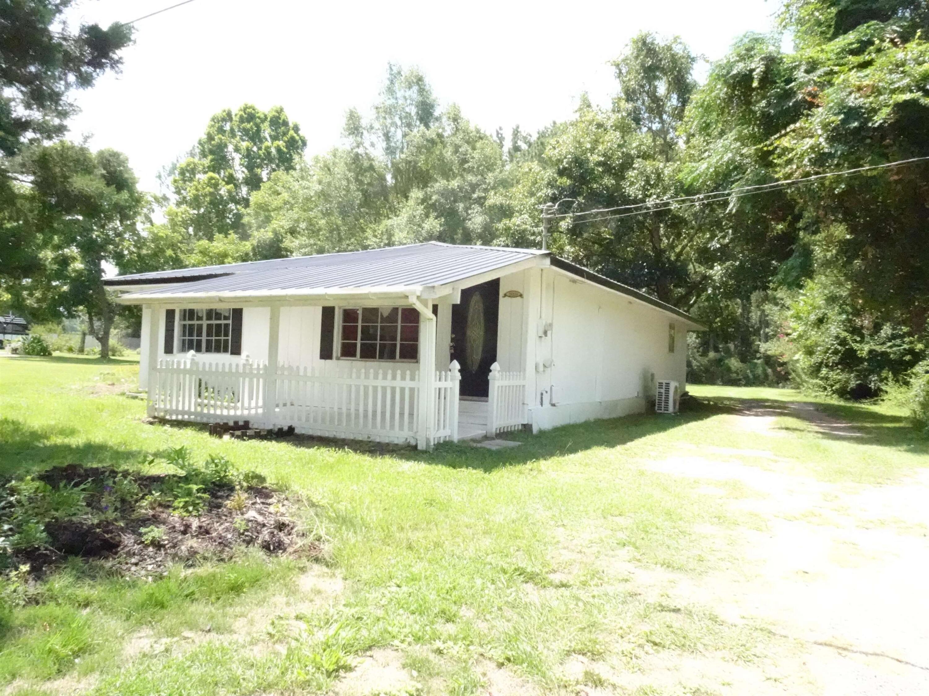 FLORALA RESIDENTIAL - Residential
