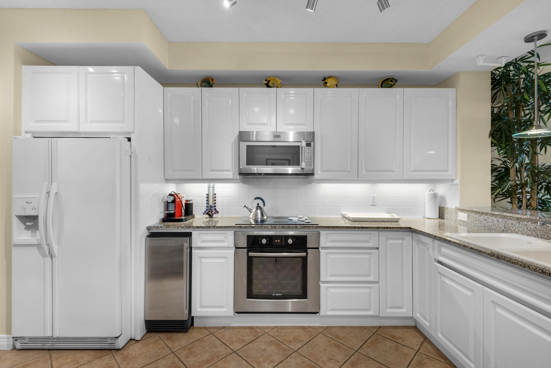 BEACH COLONY EAST CONDO - Residential