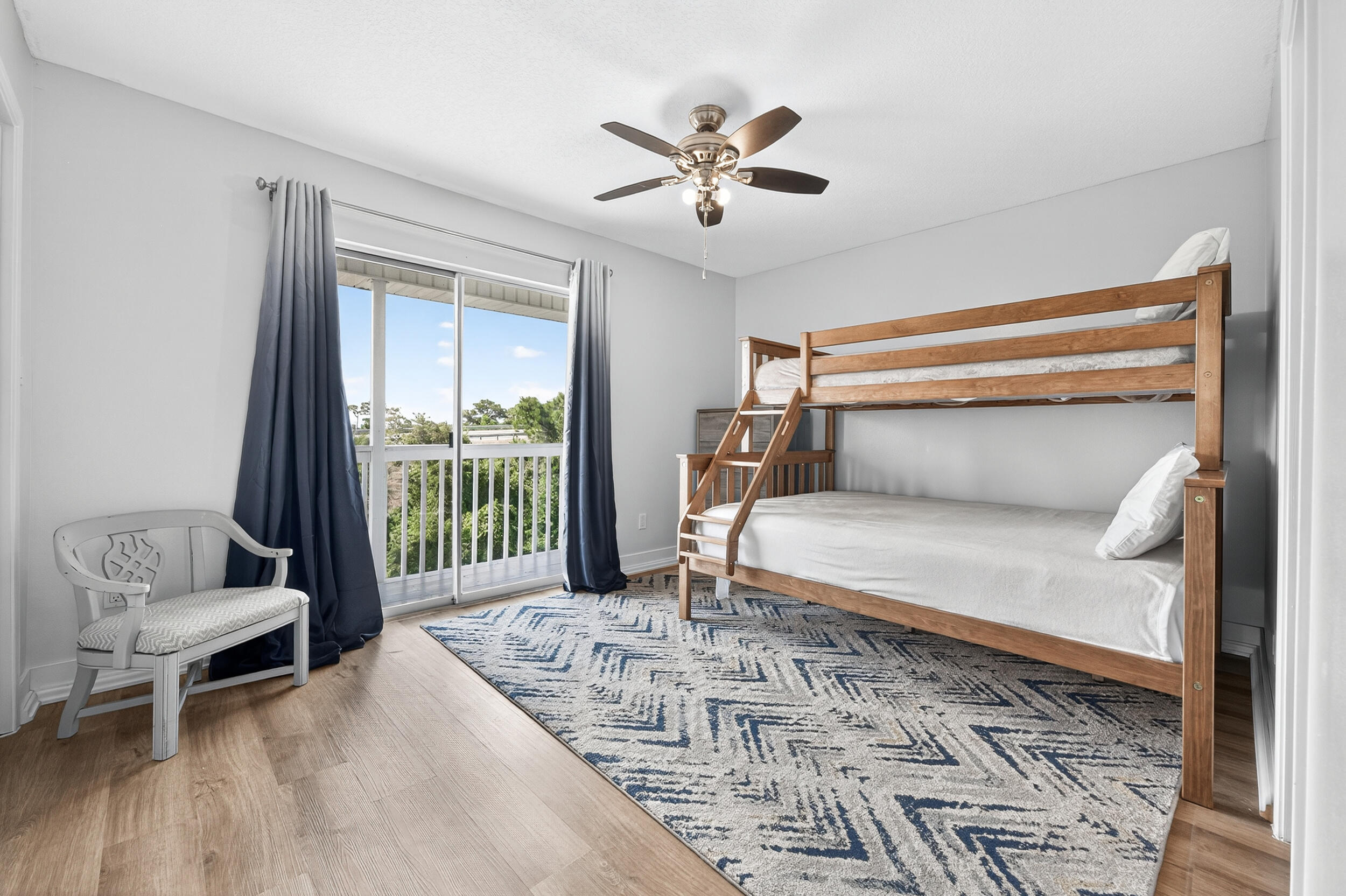 SIGUENZA COVE - Residential